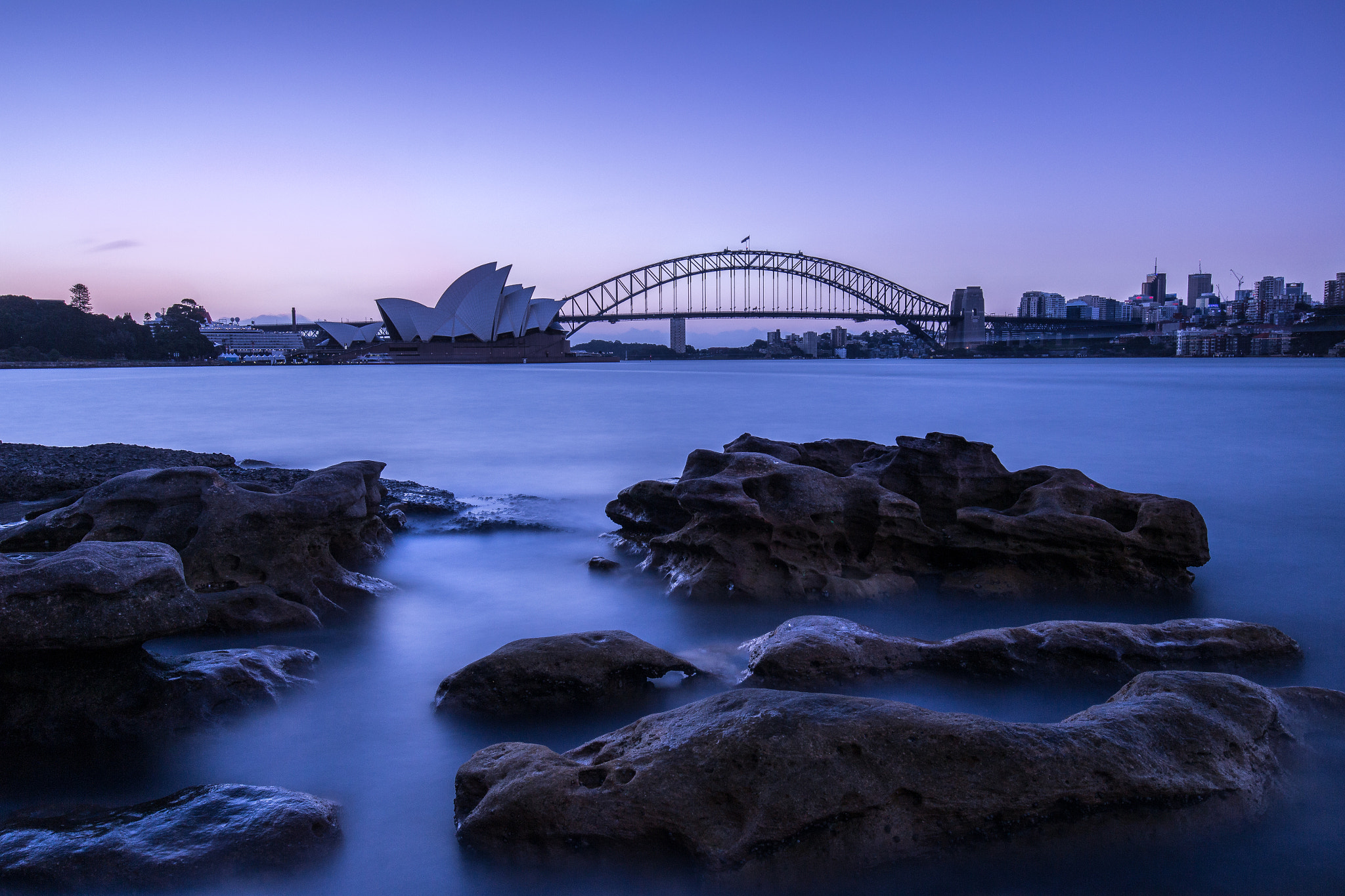 Canon EOS 700D (EOS Rebel T5i / EOS Kiss X7i) + Canon EF 16-35mm F4L IS USM sample photo. Long exposure of sydney harbour bridge photography