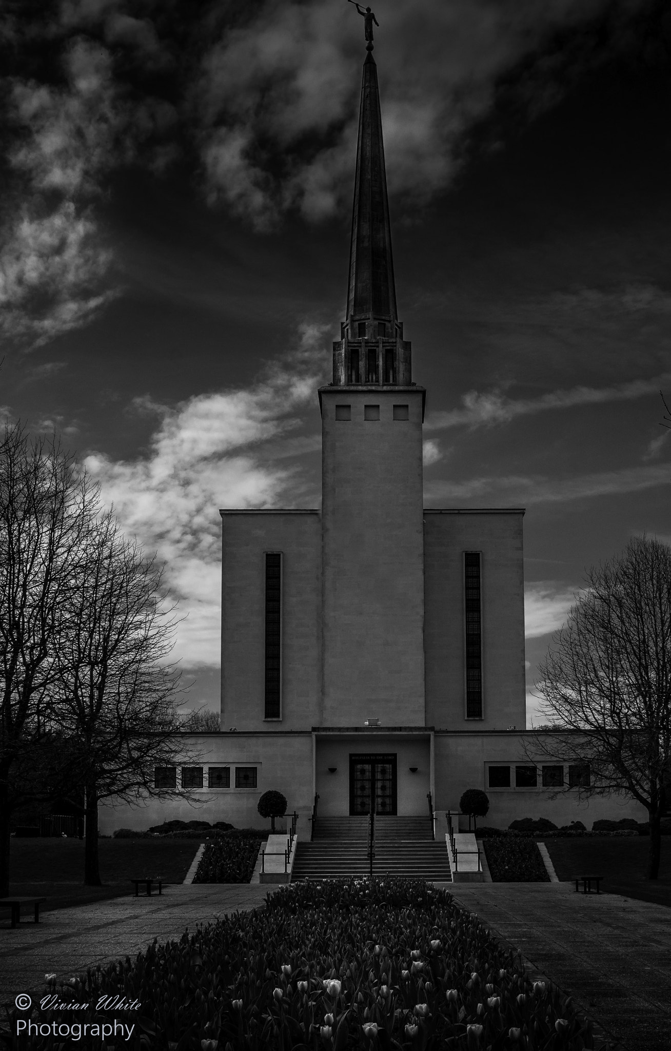 Tamron AF 19-35mm f/3.5-4.5 sample photo. London england temple(mormon) b&w photography