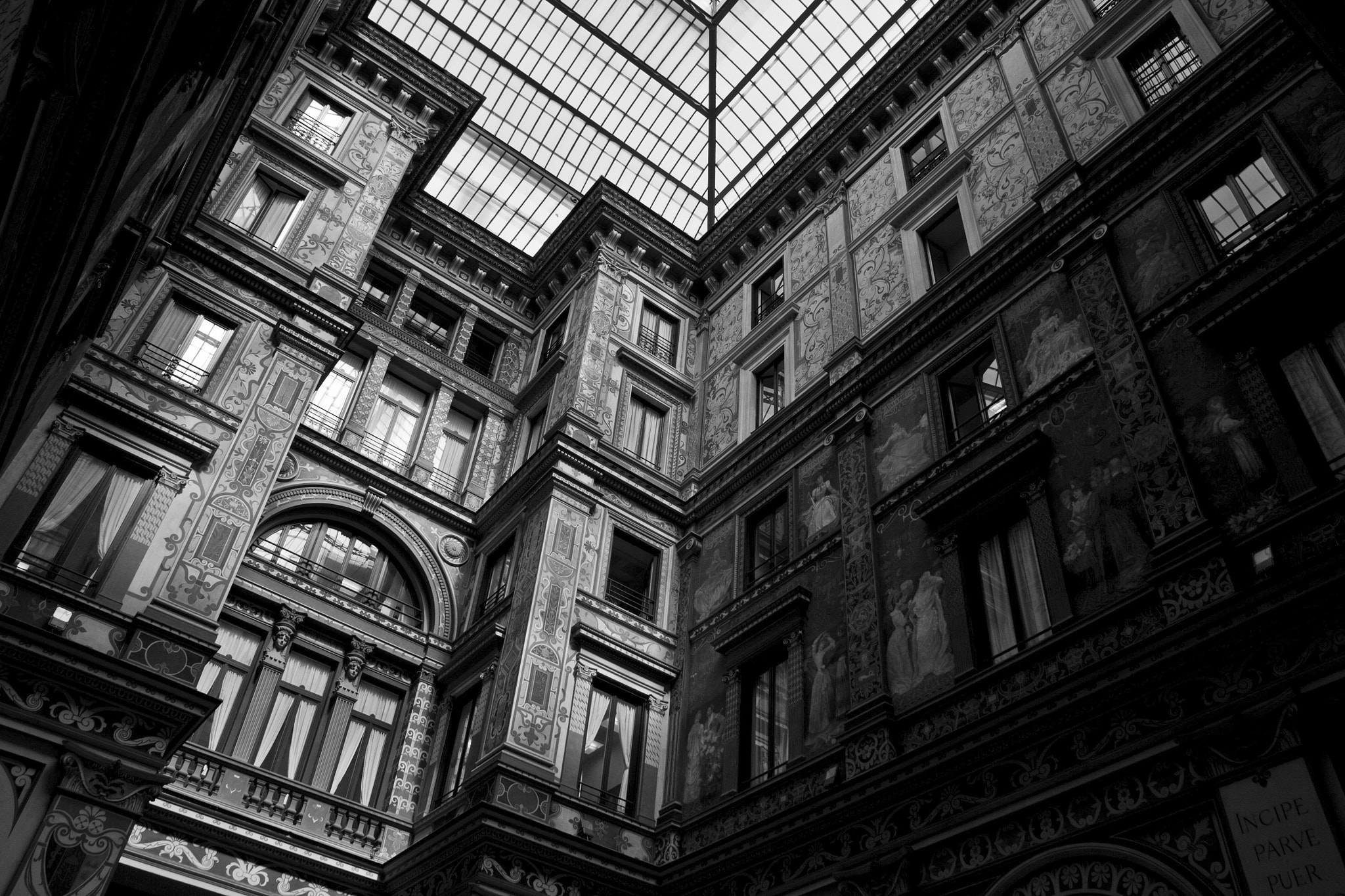 Sigma 17-70mm F2.8-4 DC Macro OS HSM sample photo. Galleria sciarra - roma photography