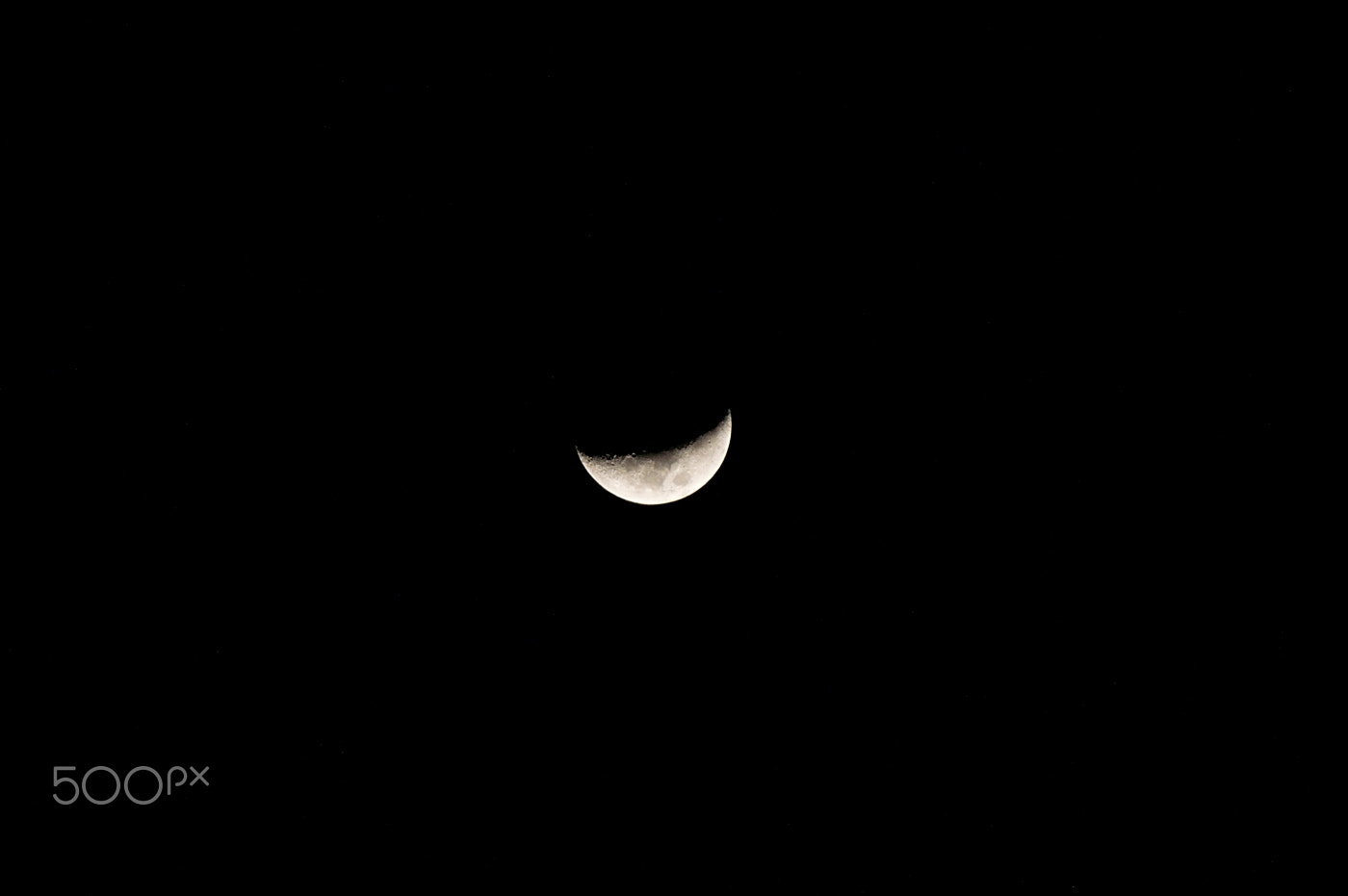 55.00 - 200.00 mm f/4.0 - 5.6 sample photo. The moon photography