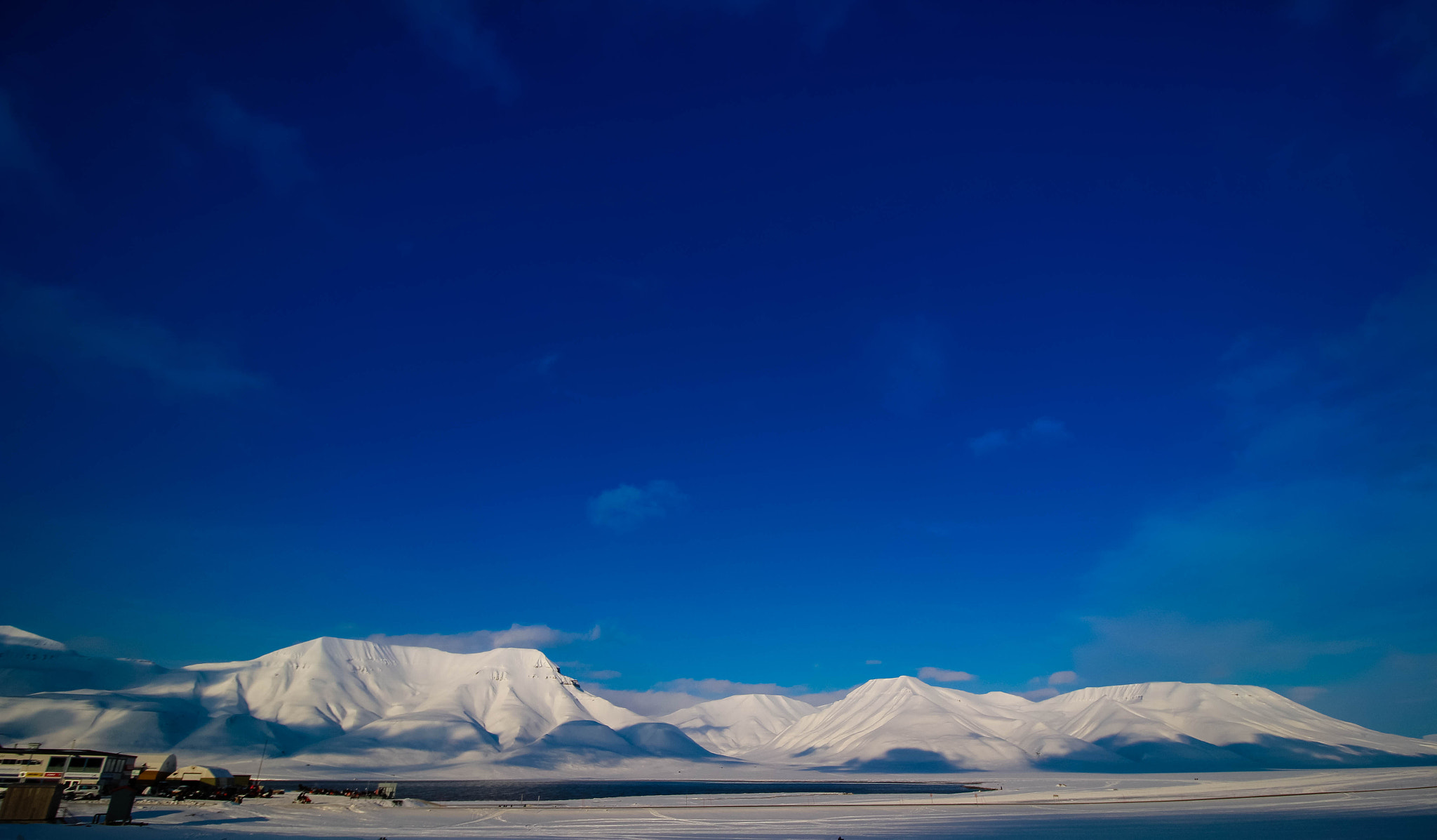 Canon EF-S 10-18mm F4.5–5.6 IS STM sample photo. View from longyearbyen photography