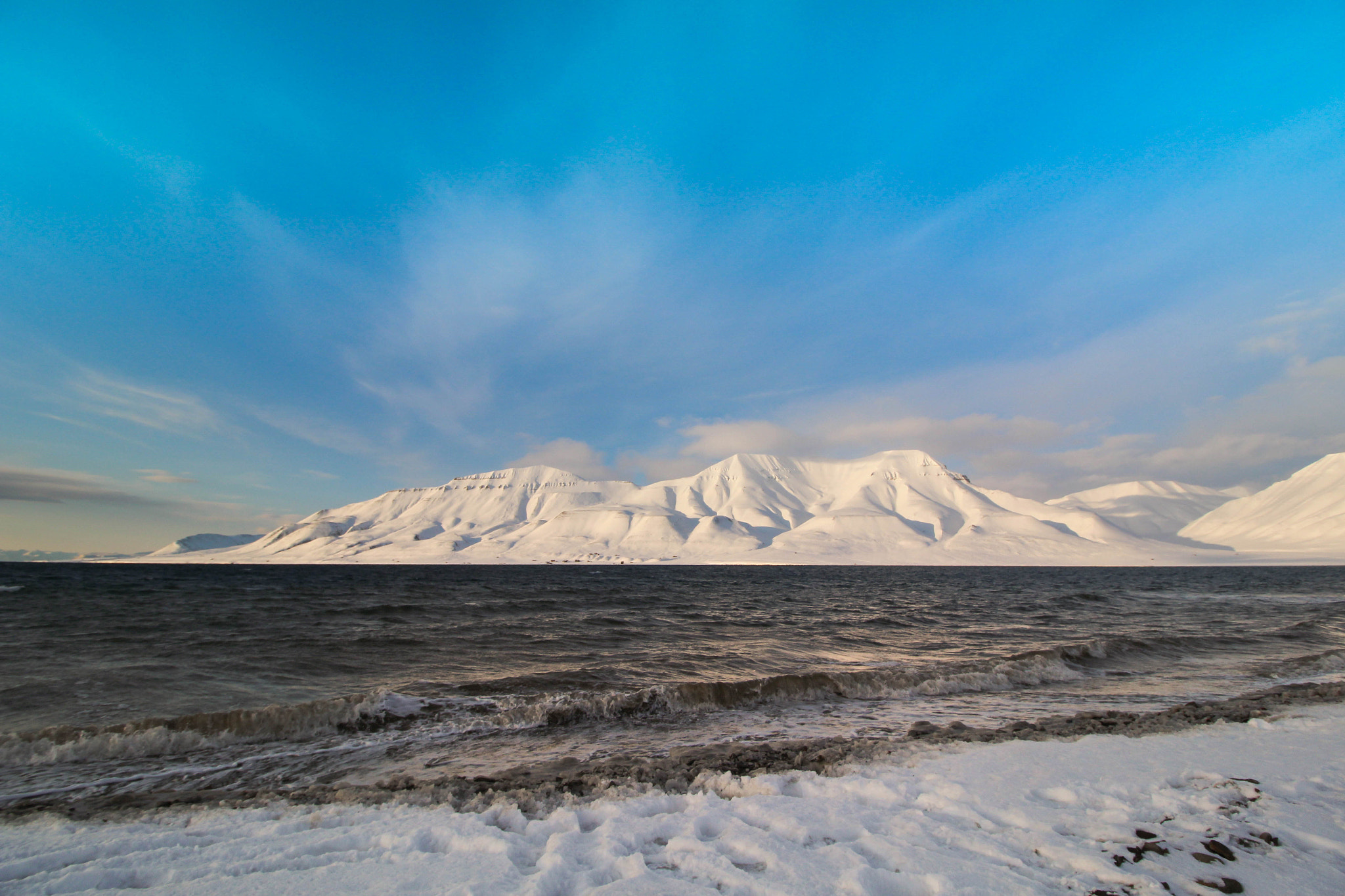 Canon EF-S 10-18mm F4.5–5.6 IS STM sample photo. View from longyearbyen photography