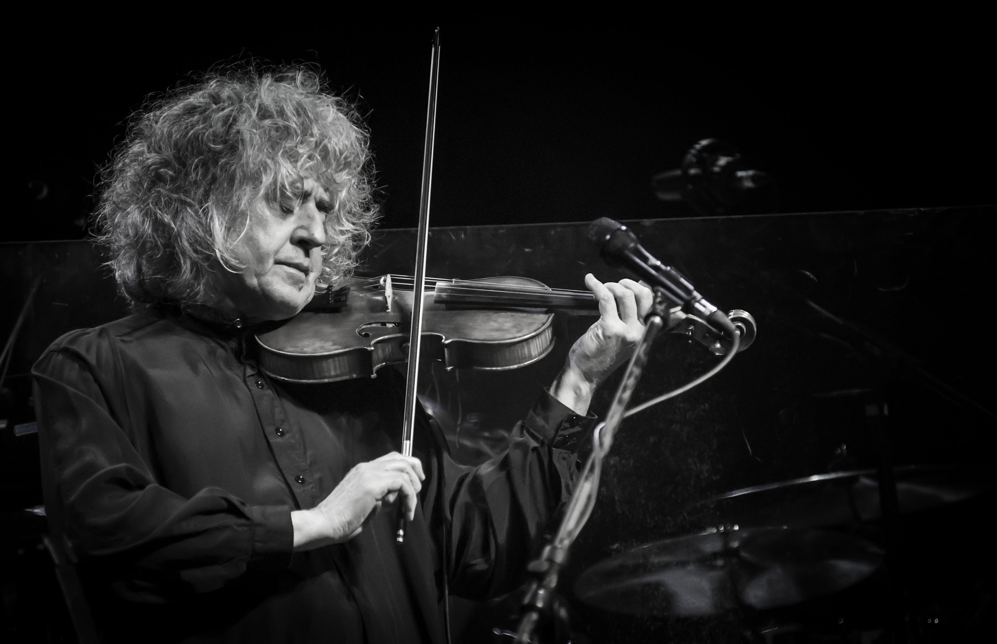 AF Zoom-Nikkor 80-200mm f/2.8 ED sample photo. Angelo branduardi live in rome photography