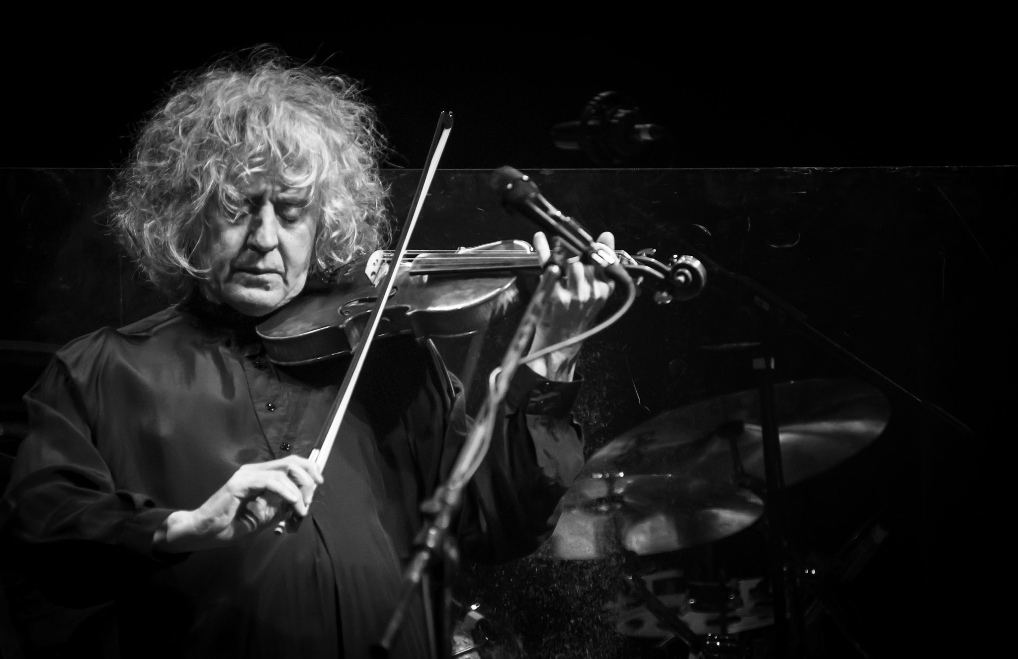 AF Zoom-Nikkor 80-200mm f/2.8 ED sample photo. Angelo branduardi live in rome photography