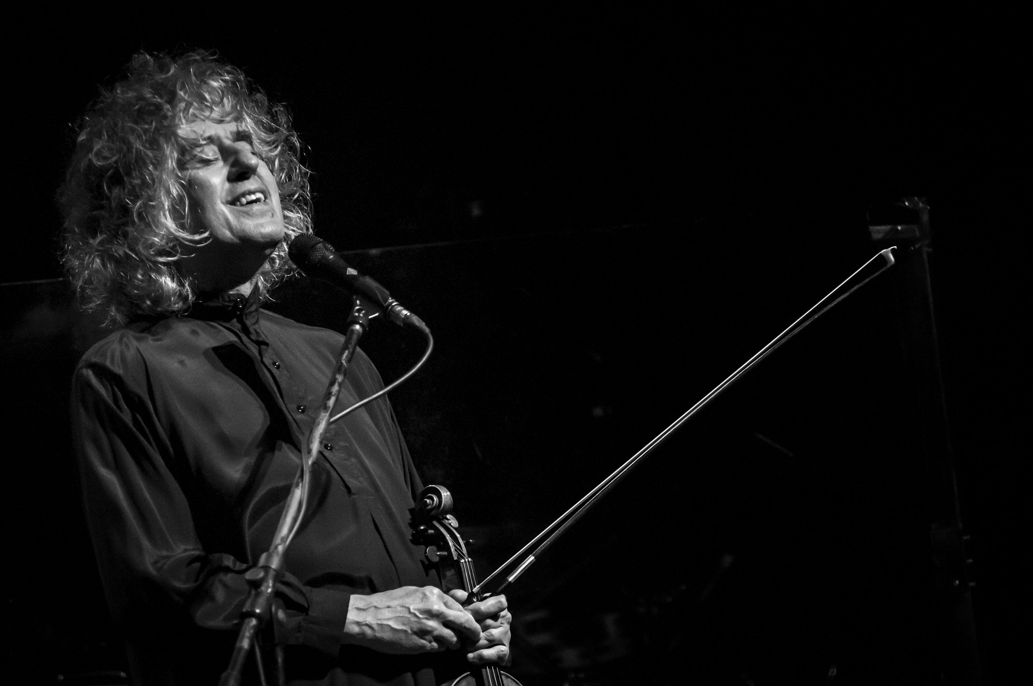 AF Zoom-Nikkor 80-200mm f/2.8 ED sample photo. Angelo branduardi live in rome photography