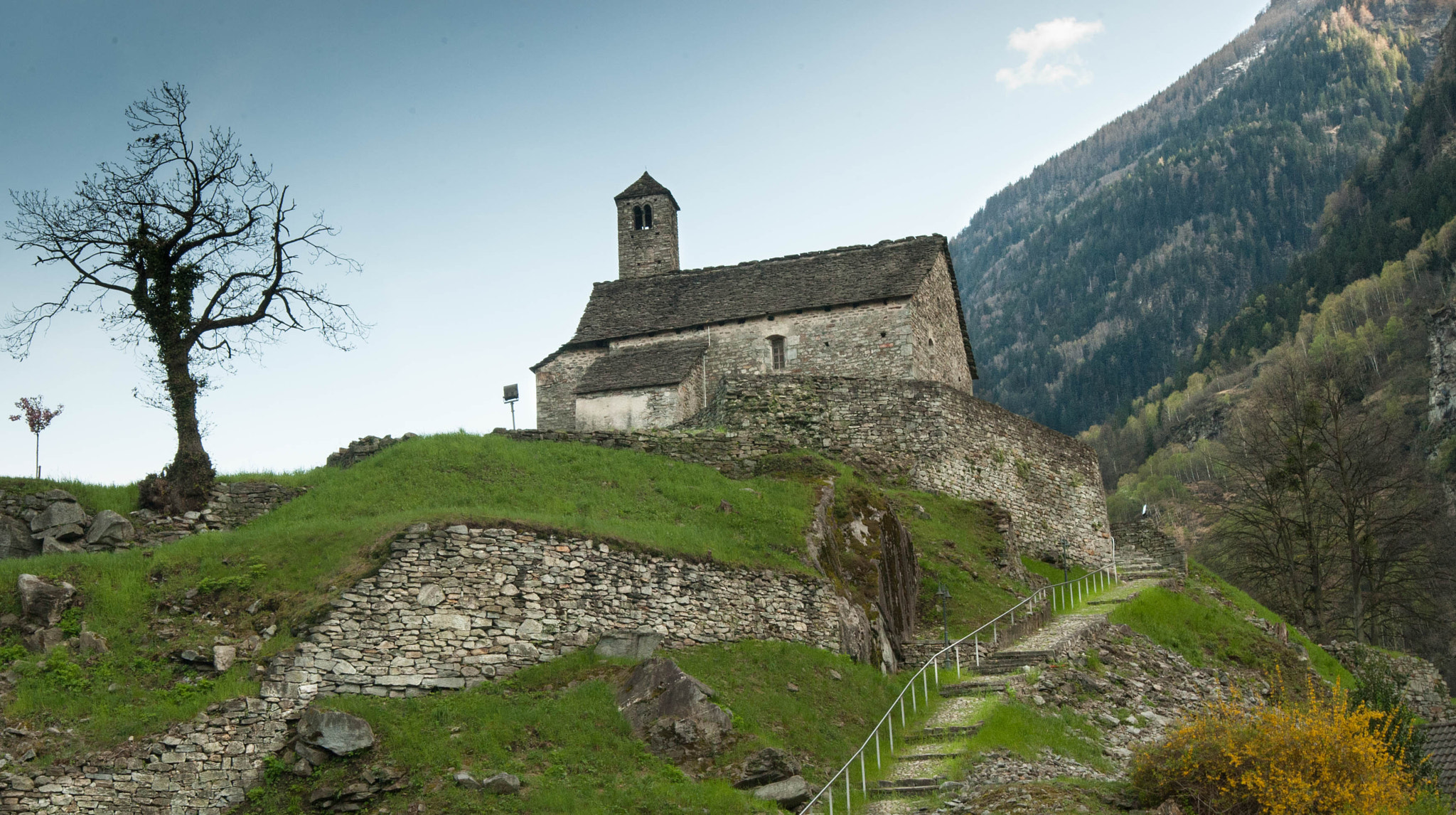 Canon EOS-1D Mark III sample photo. Ruiny st maria del castellogiornico photography