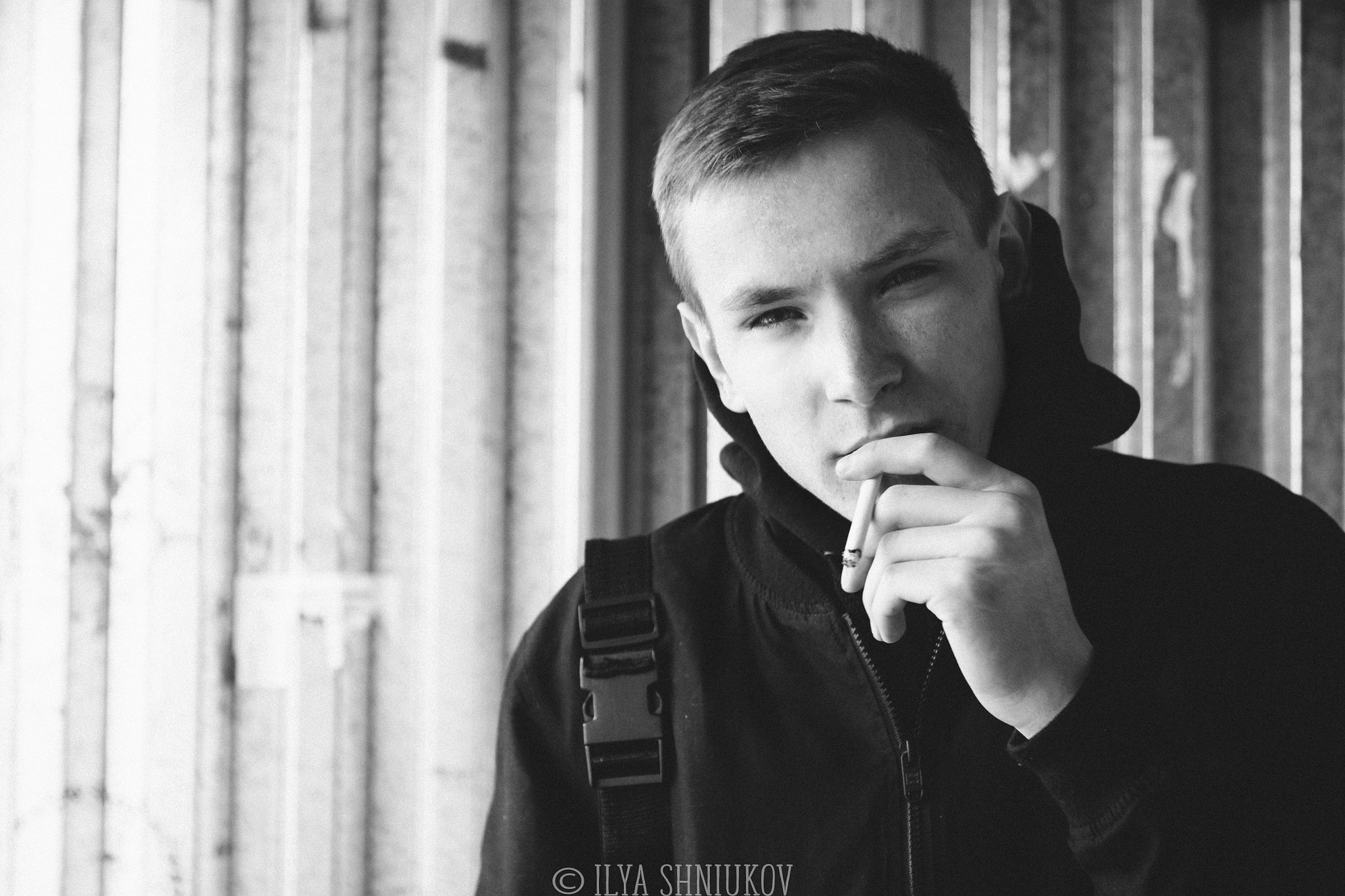Canon EOS 500D (EOS Rebel T1i / EOS Kiss X3) sample photo. Bw smoke photography