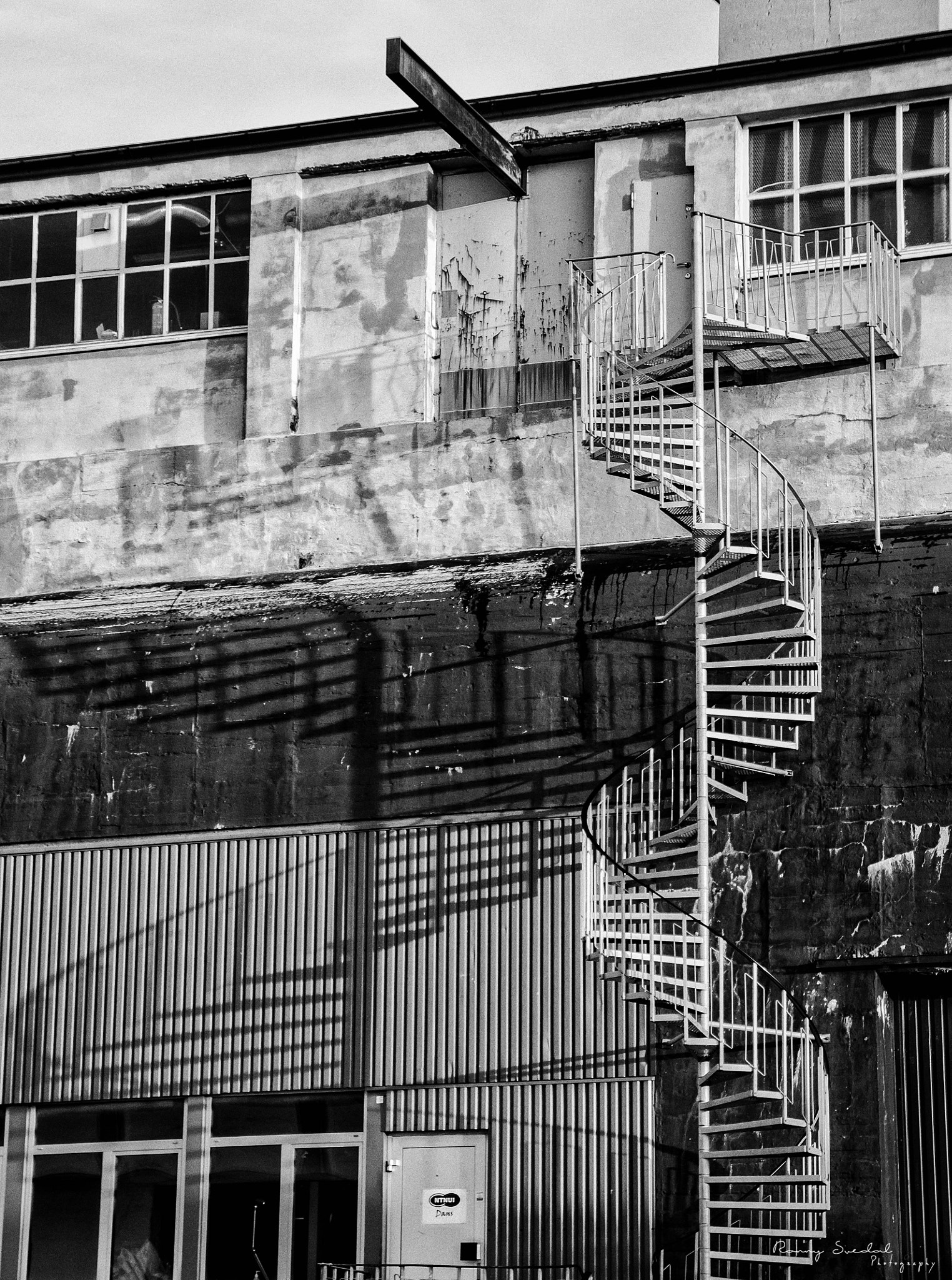 Sigma 18-200mm F3.5-6.3 DC OS HSM sample photo. Dna city photography