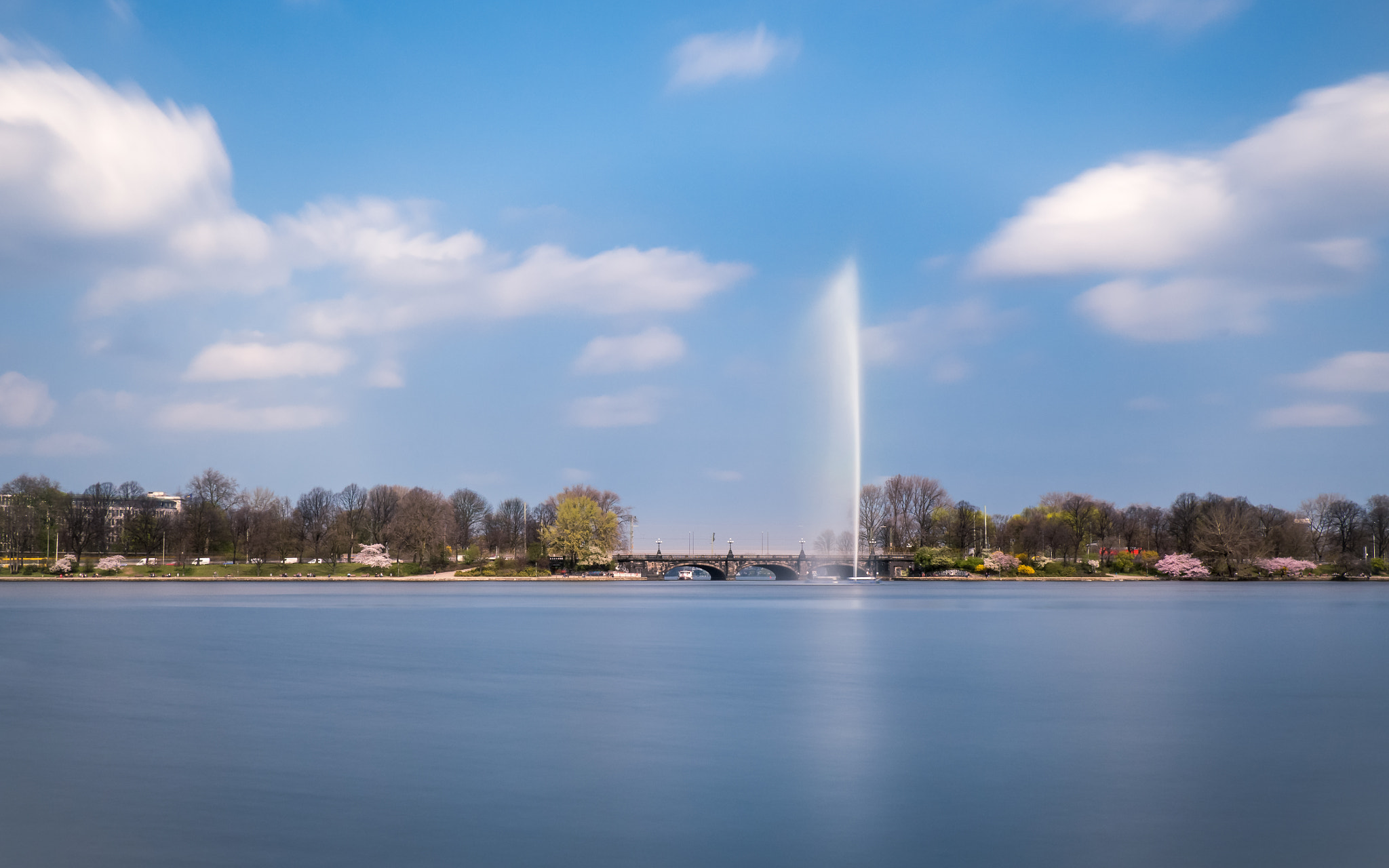 Olympus OM-D E-M10 + LUMIX G 20/F1.7 II sample photo. Fontaine at the alster (2. ver.) photography