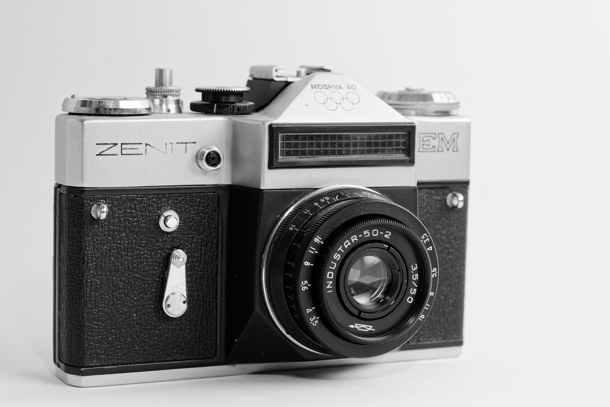 Canon EOS 50D + Canon EF 50mm F2.5 Macro sample photo. Zenit photography