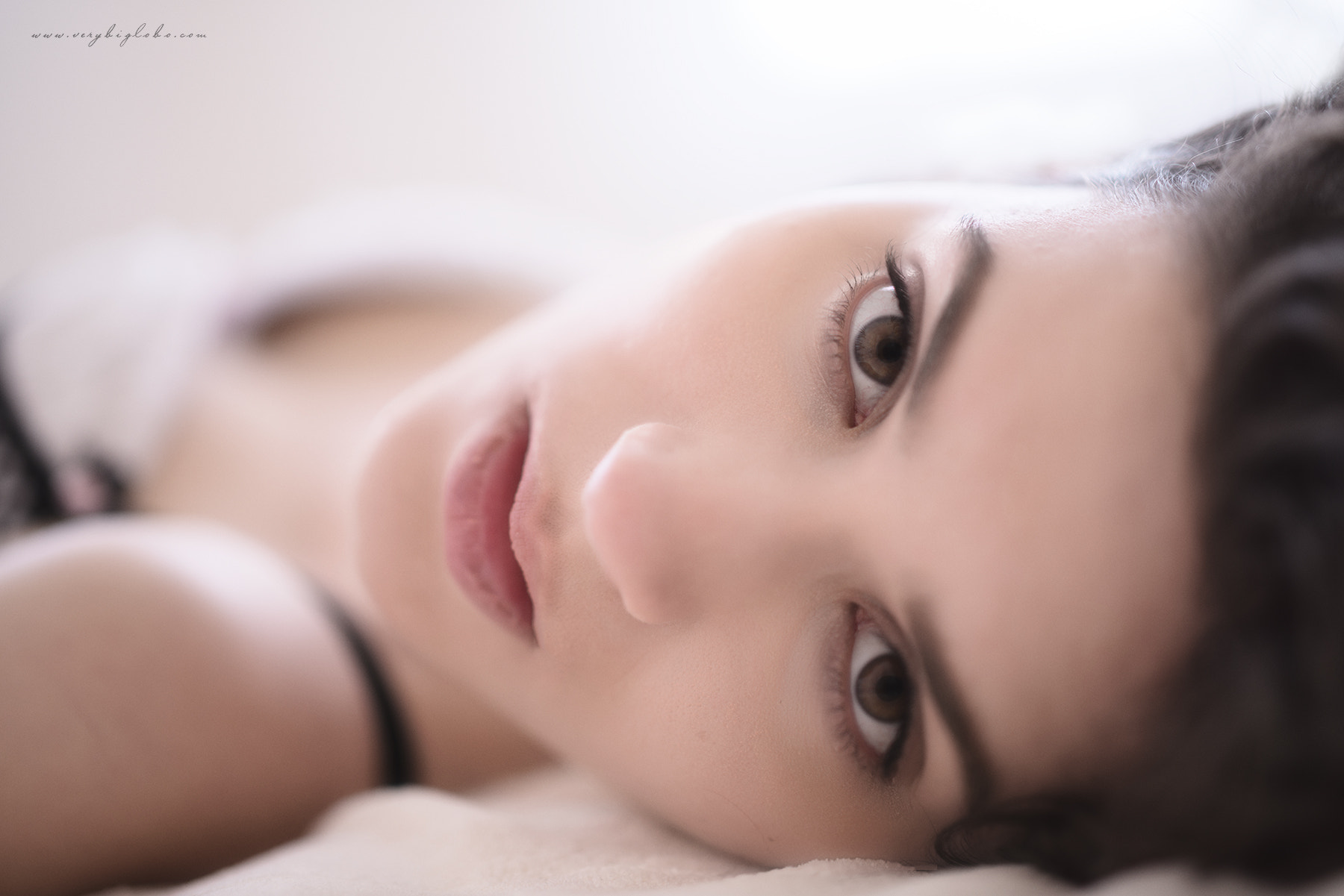ZEISS Milvus 50mm F1.4 sample photo. Milvus vs otus budoir edit photography