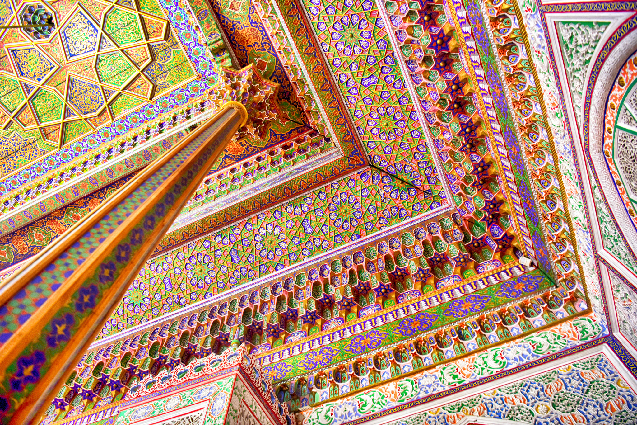 Islamic design on ceiling