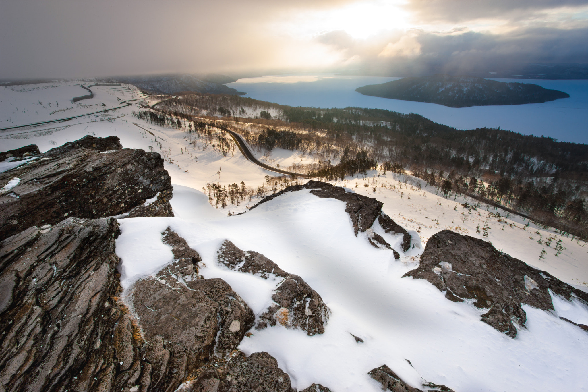 Canon EOS-1Ds Mark III sample photo. Overlooking the sunrise from the mountain photography
