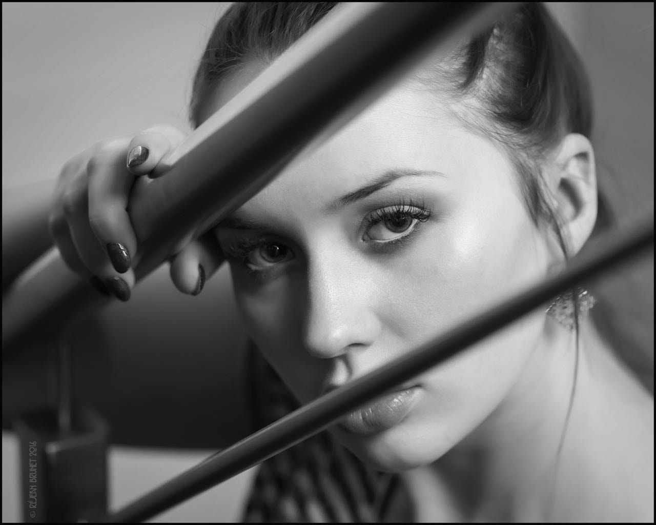 AF DC-Nikkor 135mm f/2D sample photo. On the stairway photography
