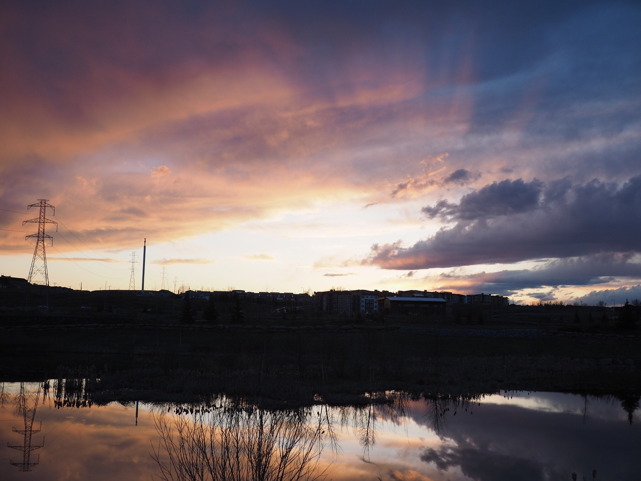 Olympus OM-D E-M5 II + Panasonic Lumix G 20mm F1.7 ASPH sample photo. Sunset in nw calgary photography