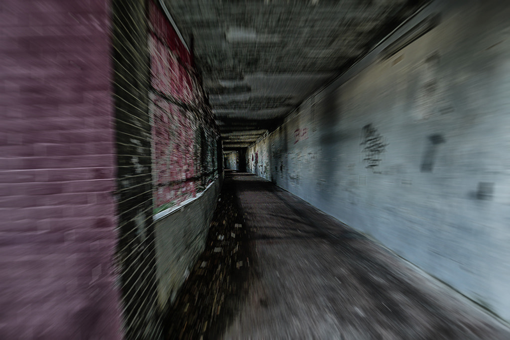 16-35mm F4 OSS sample photo. 500pxsymmetry photography