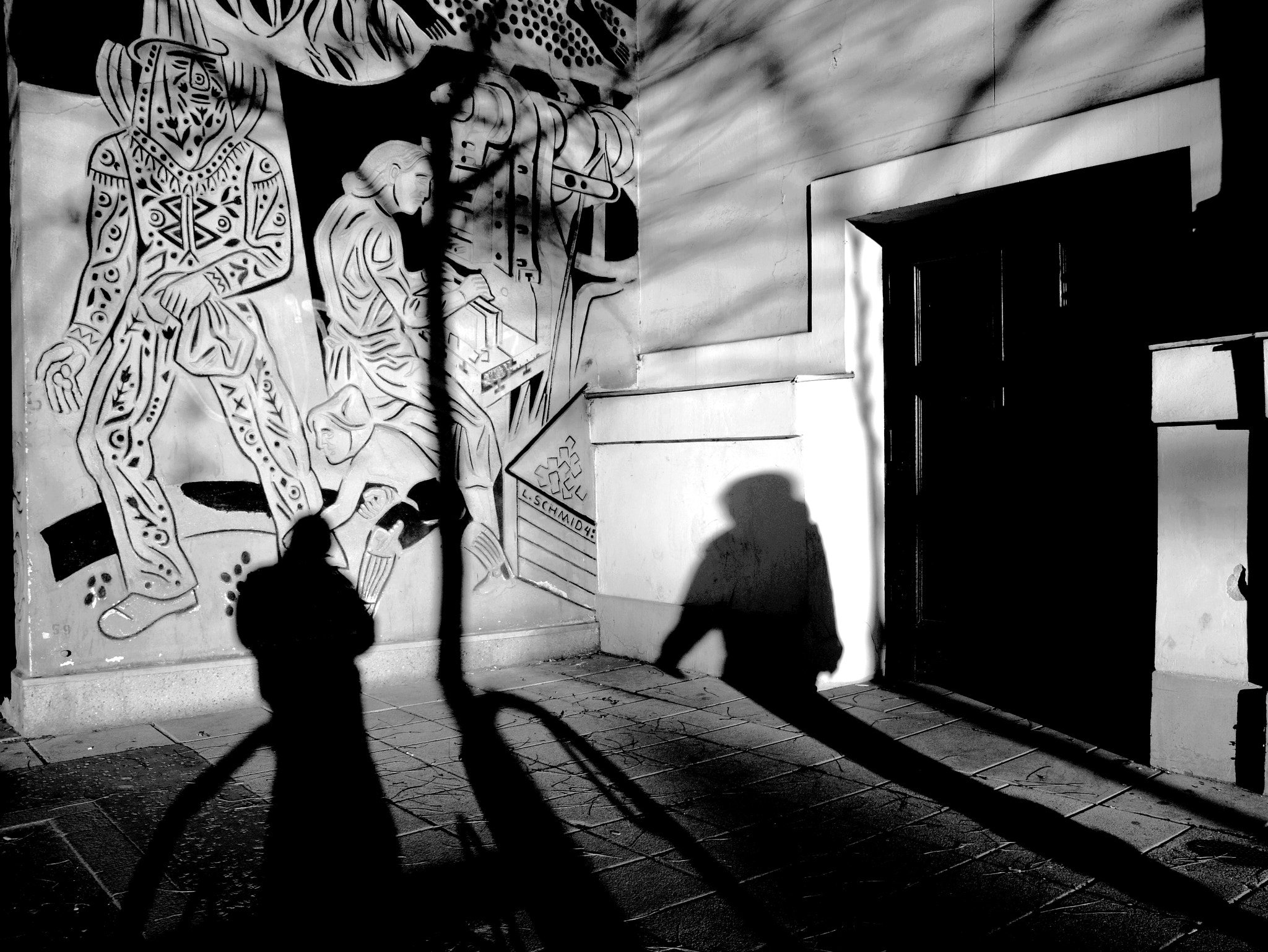 Sony Alpha DSLR-A380 + Sigma 18-200mm F3.5-6.3 DC sample photo. Sunset's shadow wien photography