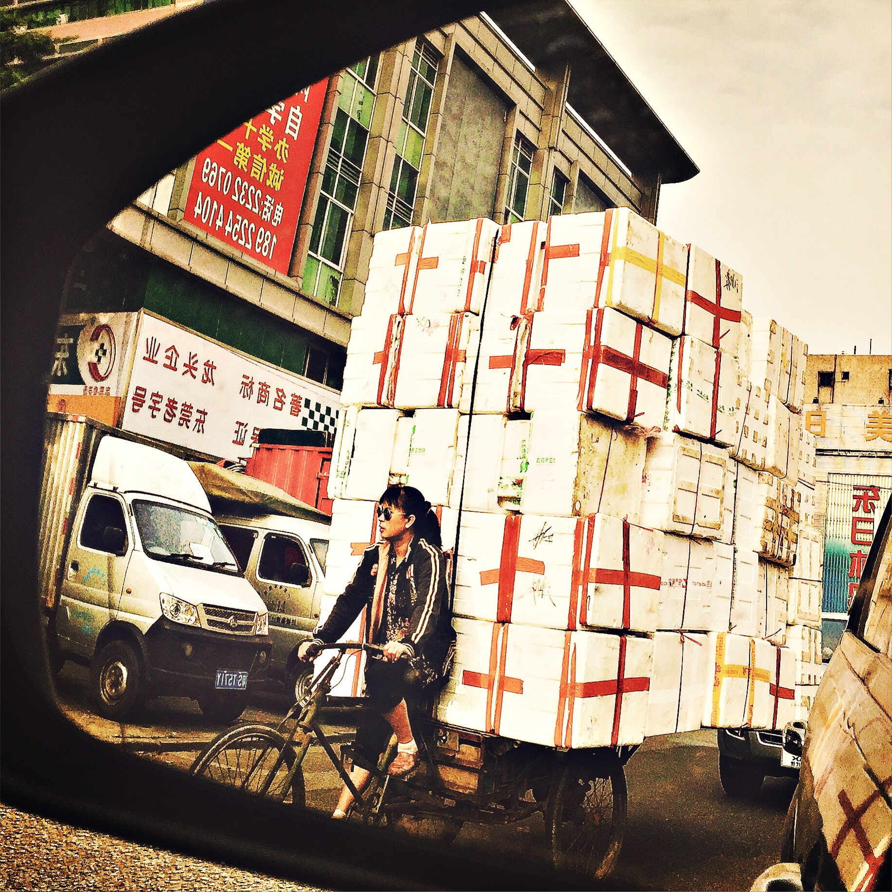 Hipstamatic 302 sample photo. 【‍集装箱2】 photography