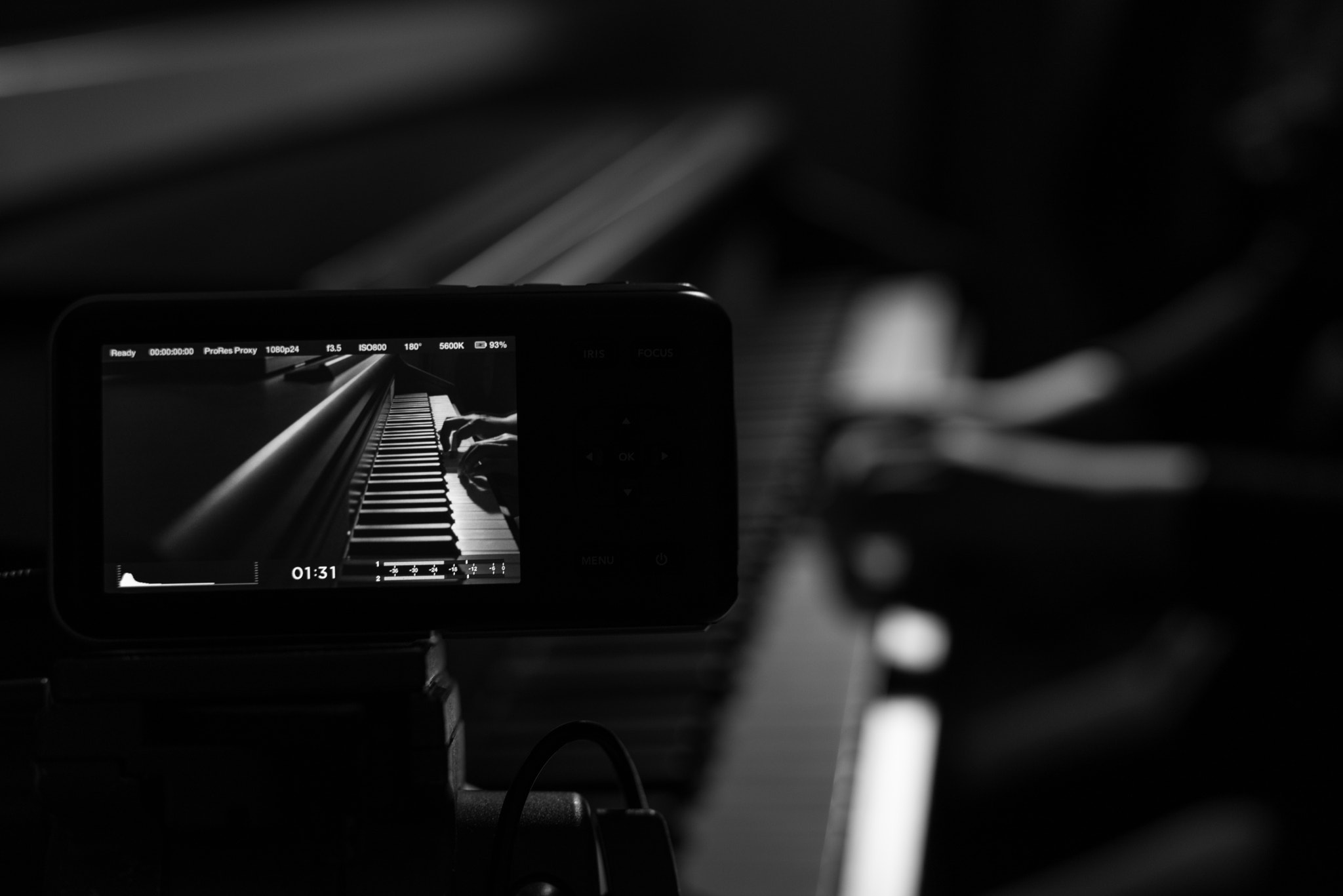 ZEISS Planar T* 50mm F1.4 sample photo. Piano talk photography