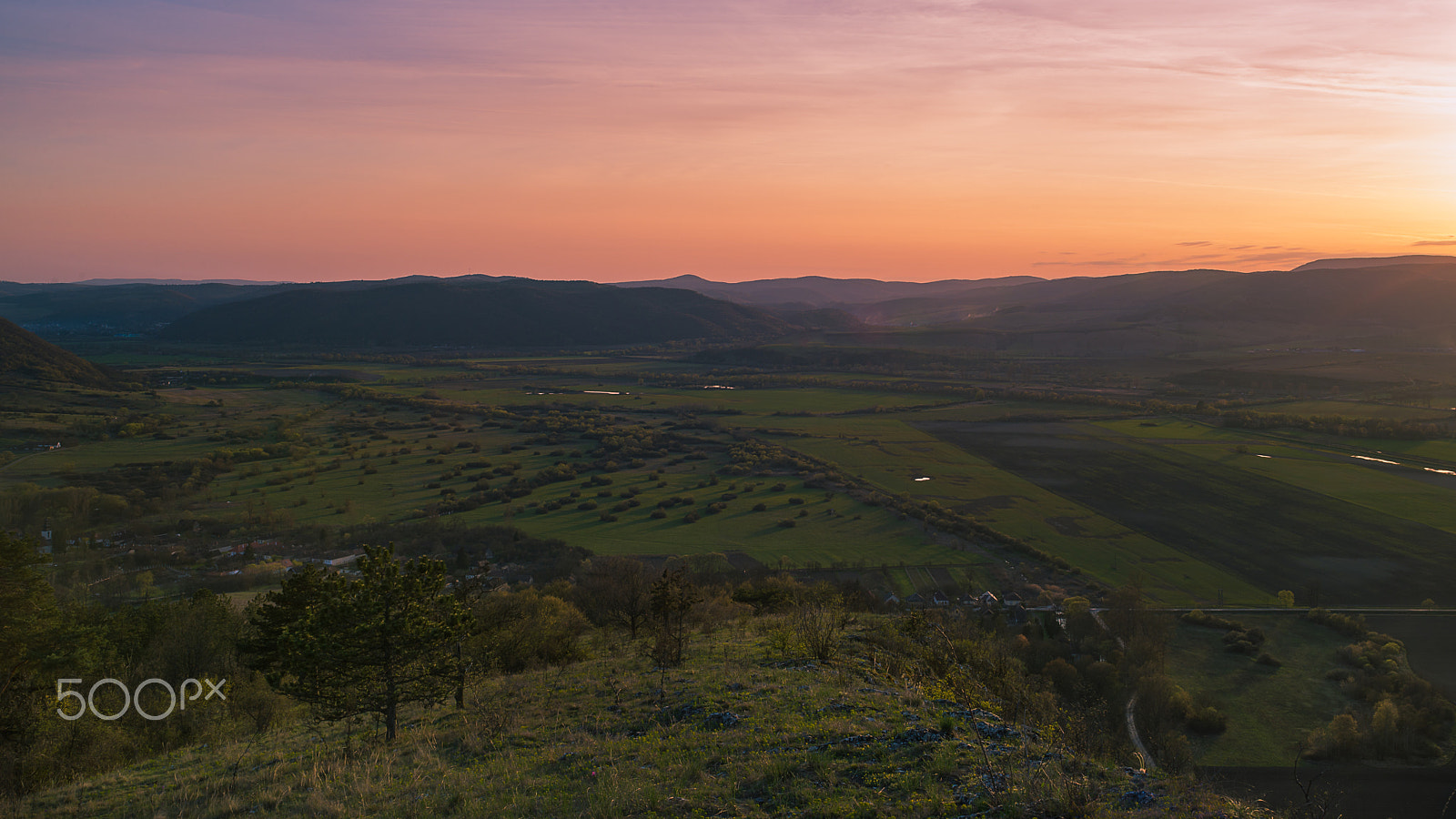 Nikon D600 + Sigma 24-70mm F2.8 EX DG Macro sample photo. Late sunset photography
