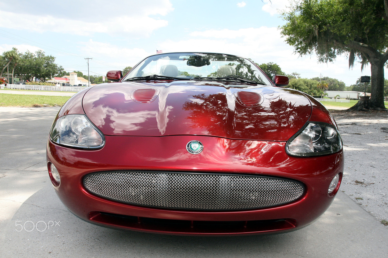 Canon EOS 30D + Canon EF 16-35mm F2.8L USM sample photo. 2005 jaguar xkr grill photography