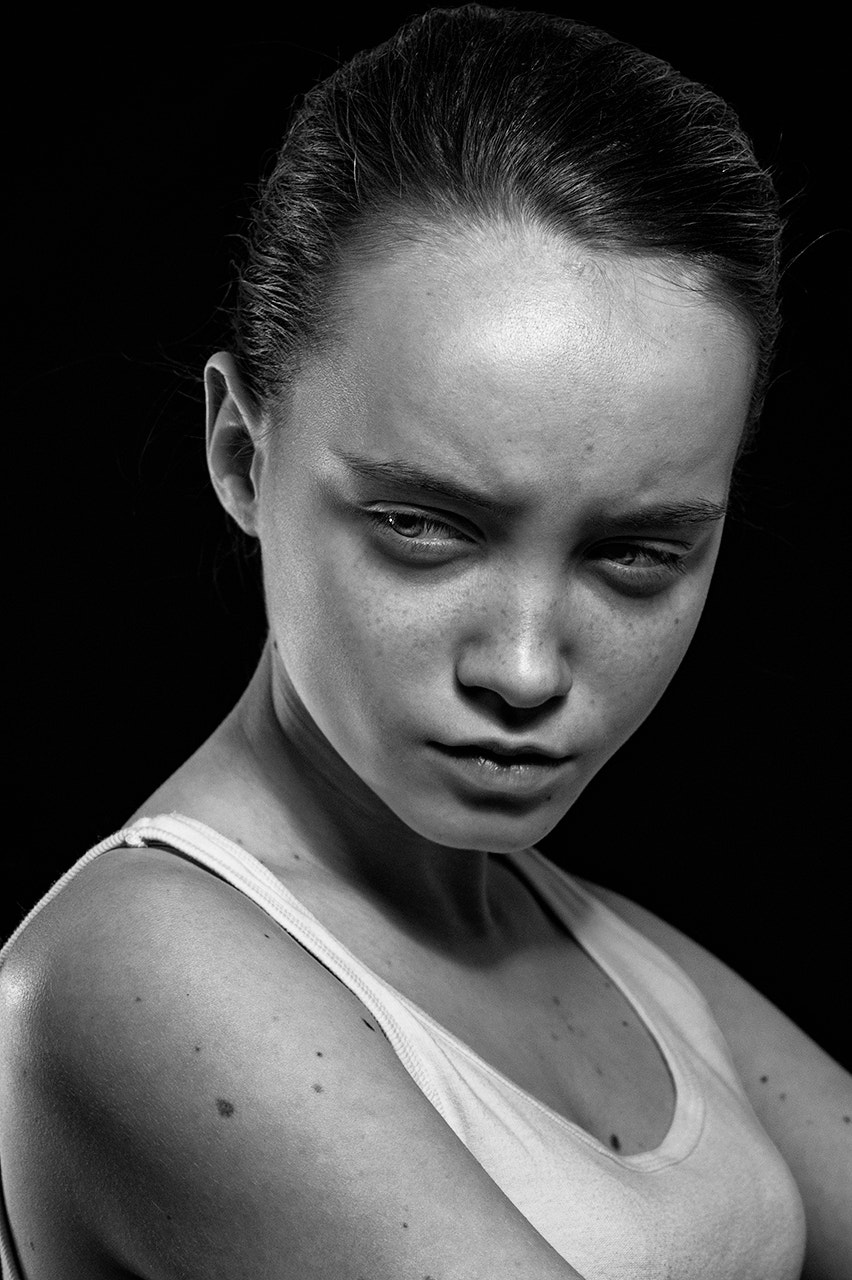 AF Zoom-Nikkor 28-80mm f/3.5-5.6D sample photo. Rigidity photography
