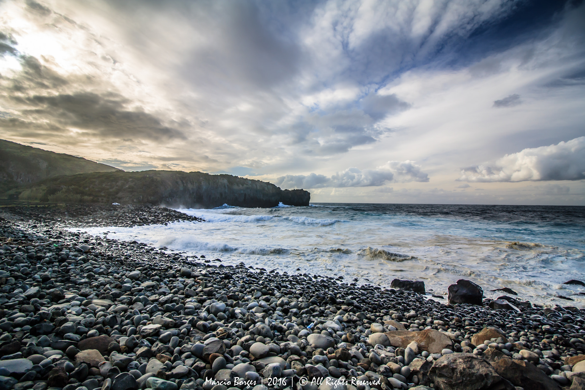 Canon EF-S 10-18mm F4.5–5.6 IS STM sample photo. Praia de pedras photography
