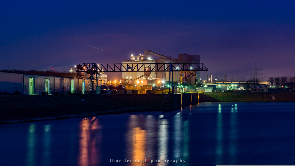 Sony DT 55-300mm F4.5-5.6 SAM sample photo. Hafen emmelsum photography