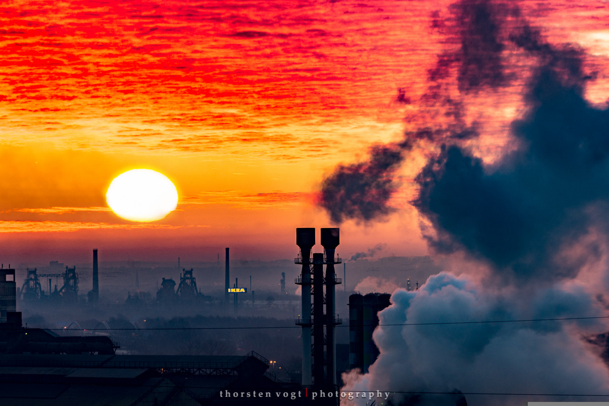 Sony DT 55-300mm F4.5-5.6 SAM sample photo. Skyline duisburg photography