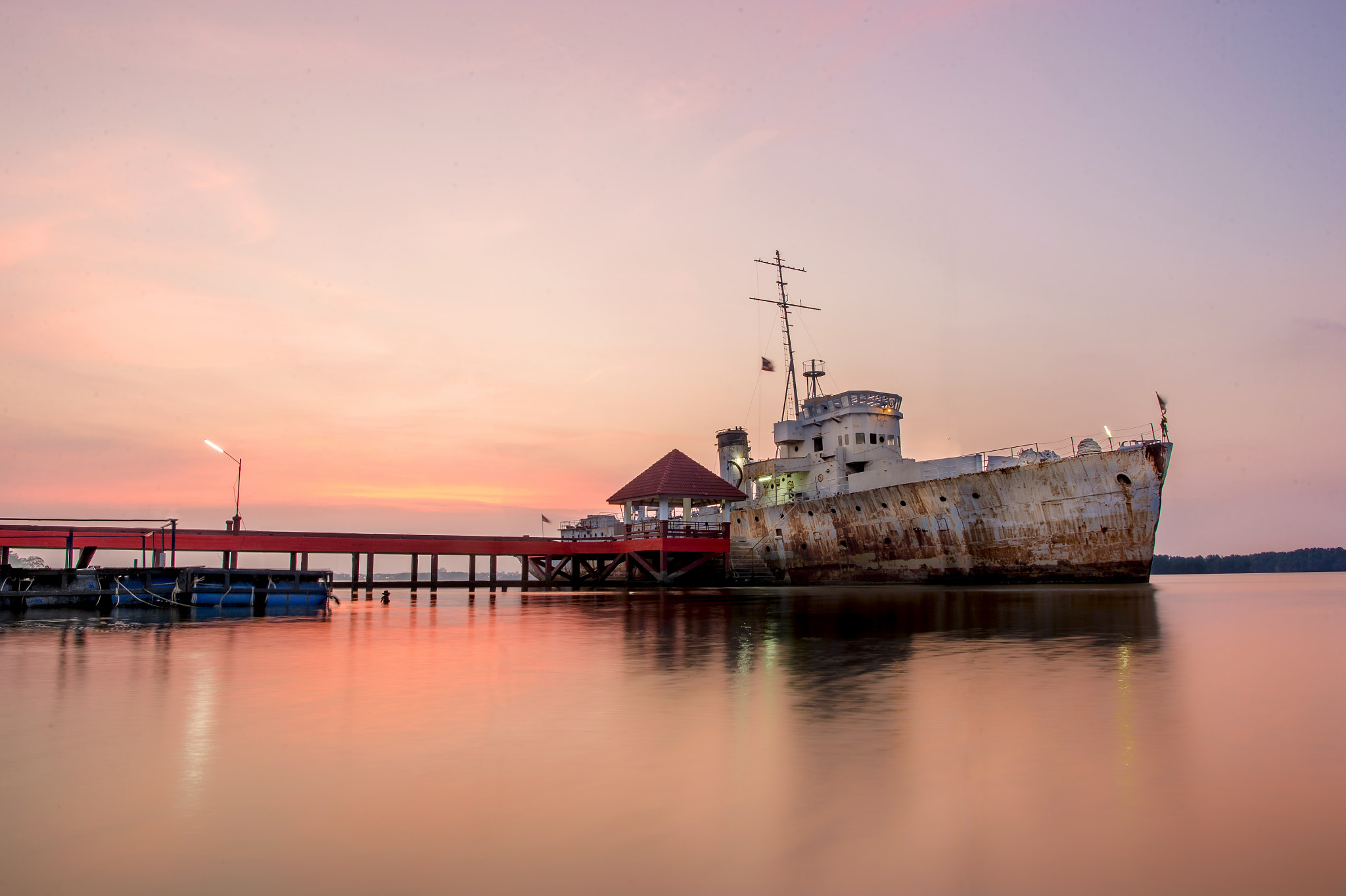 Nikon AF-S Nikkor 24-70mm F2.8E ED VR sample photo. Uss missouri photography
