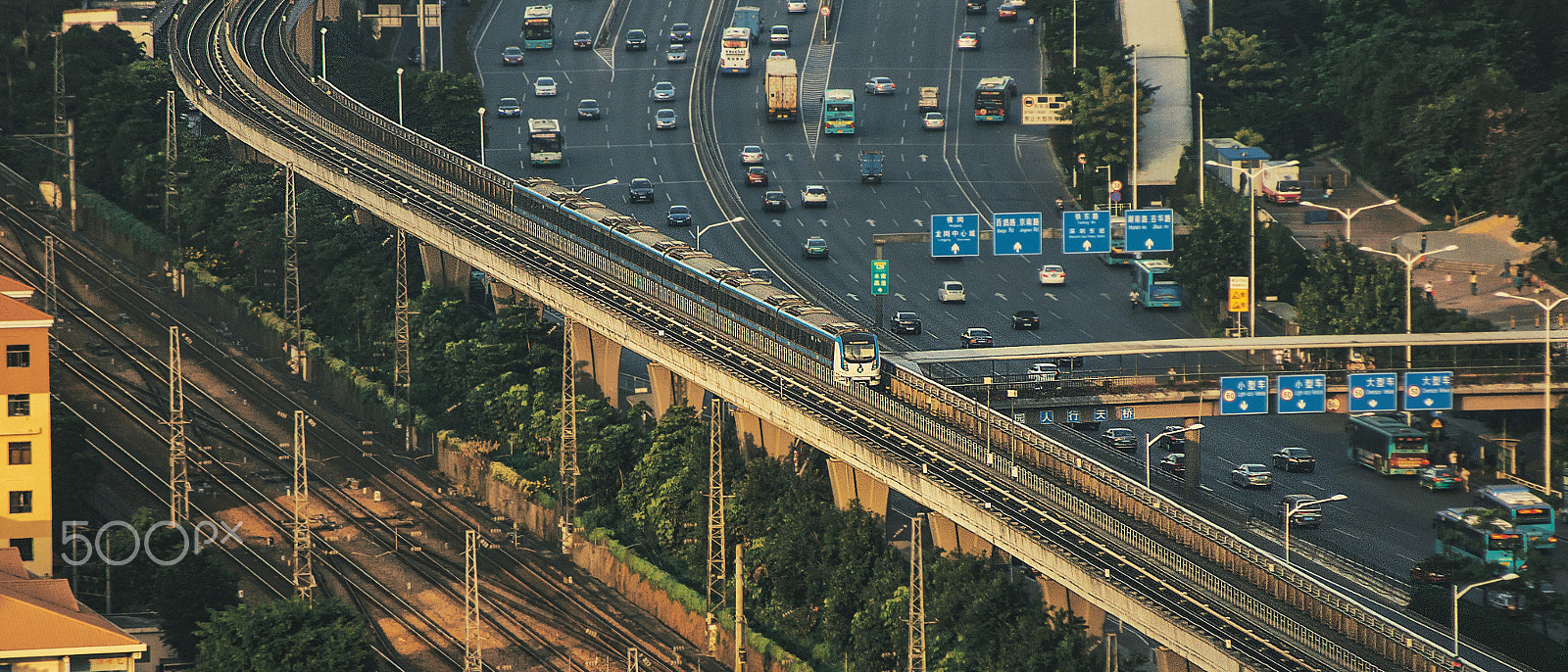 Minolta AF 80-200mm F4.5-5.6 xi sample photo. Metro & high-speed rail，shenzhen east station photography