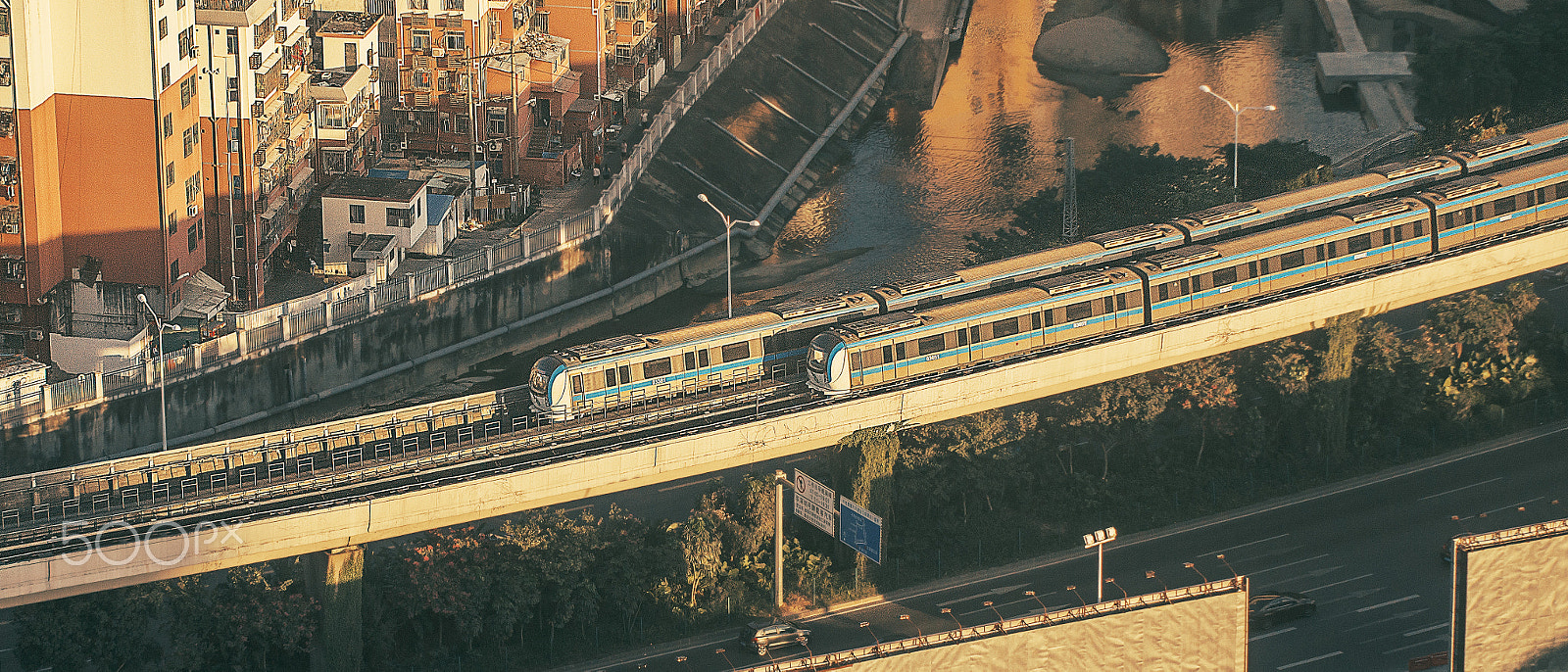 Minolta AF 80-200mm F4.5-5.6 xi sample photo. Metro & high-speed rail intersection photography