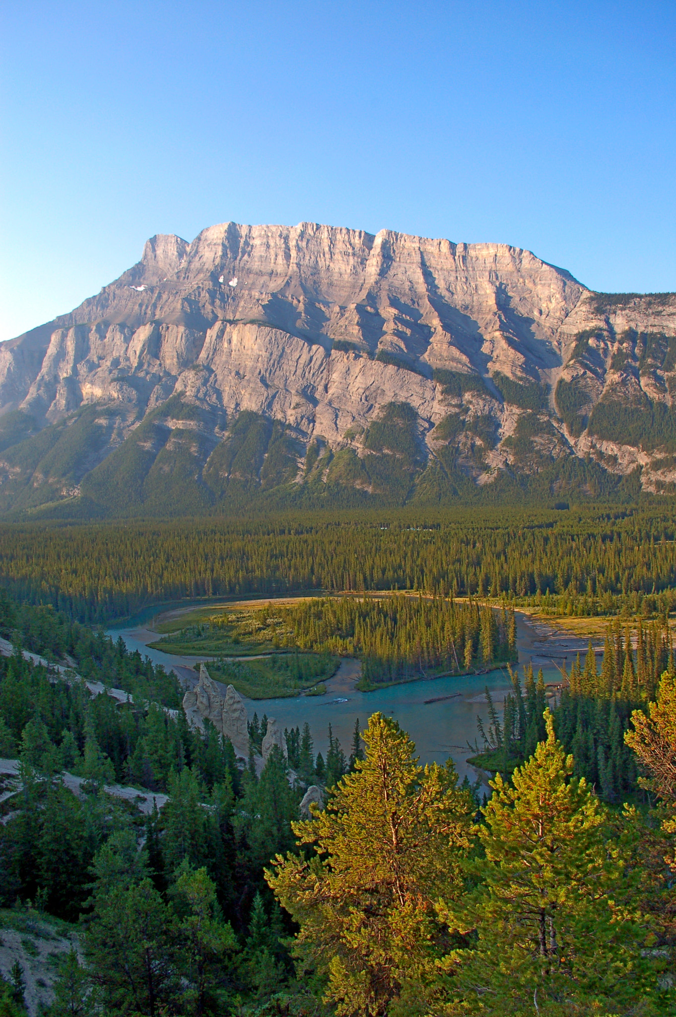 Nikon D50 + Sigma 18-50mm F3.5-5.6 DC sample photo. Banff photography