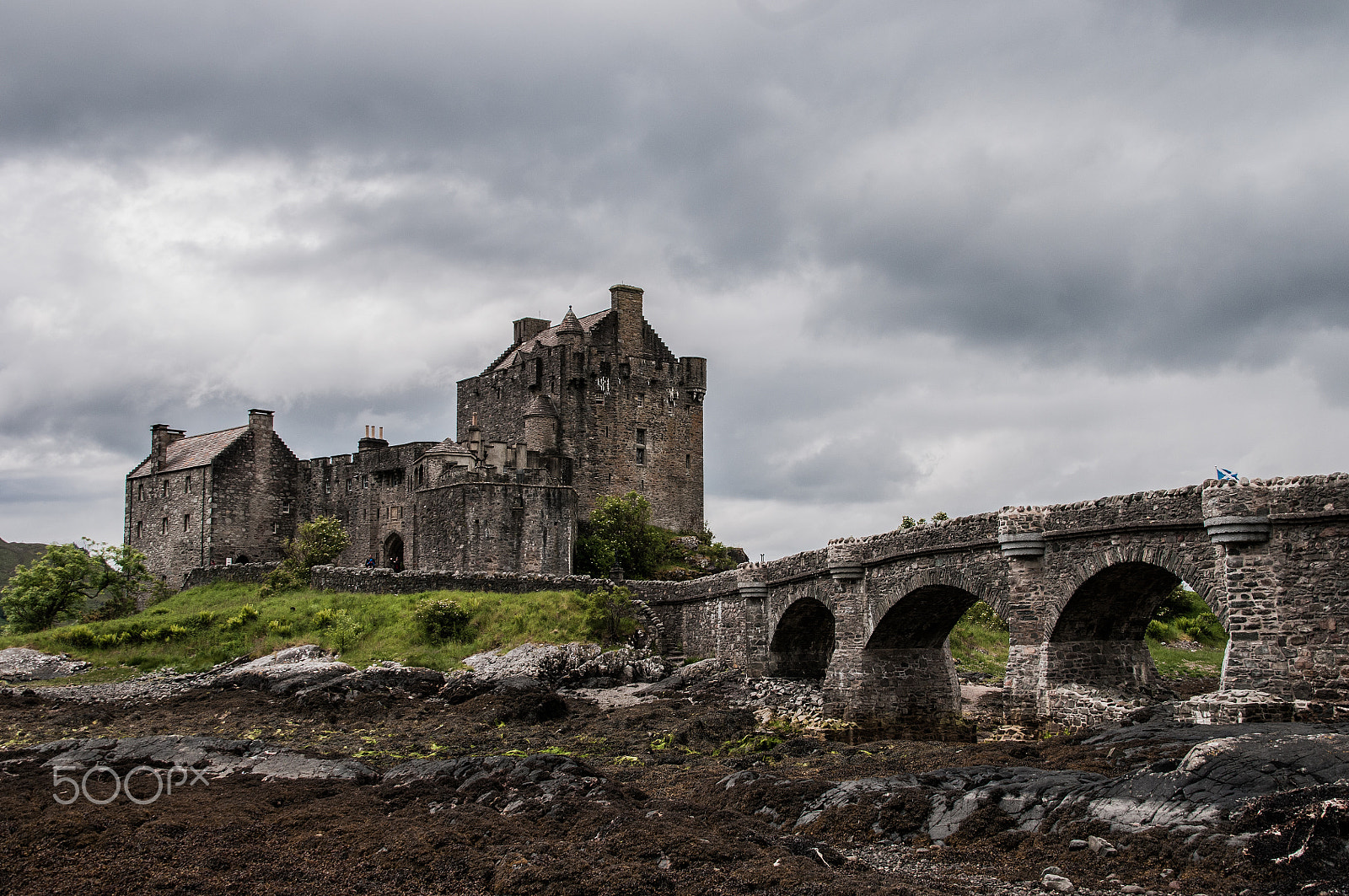 Nikon D300 + Sigma 18-200mm F3.5-6.3 DC sample photo. Eilean donnain photography