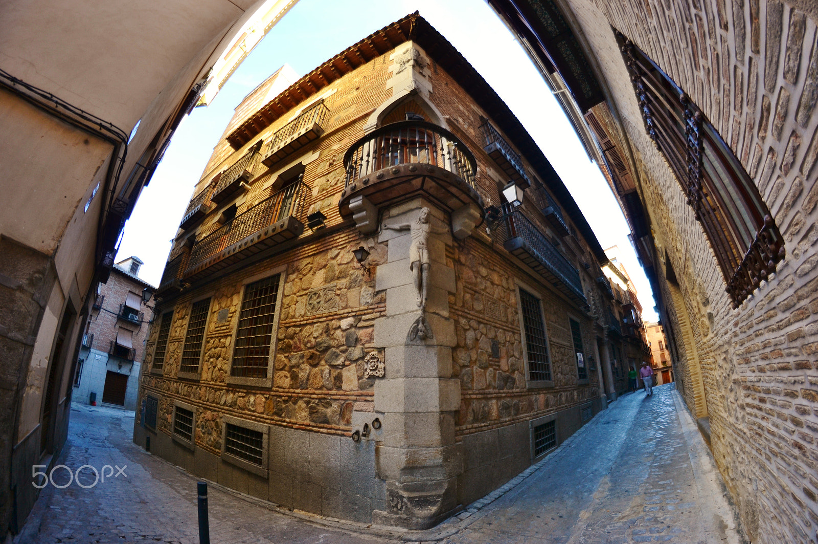 Samyang 8mm F3.5 Aspherical IF MC Fisheye sample photo. A street photography