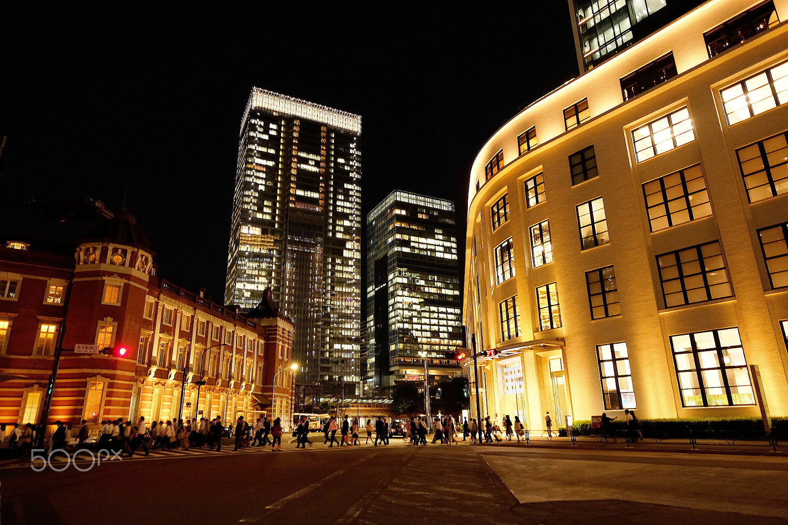 Fujifilm X-M1 + Fujifilm XF 14mm F2.8 R sample photo. Tokyo station photography