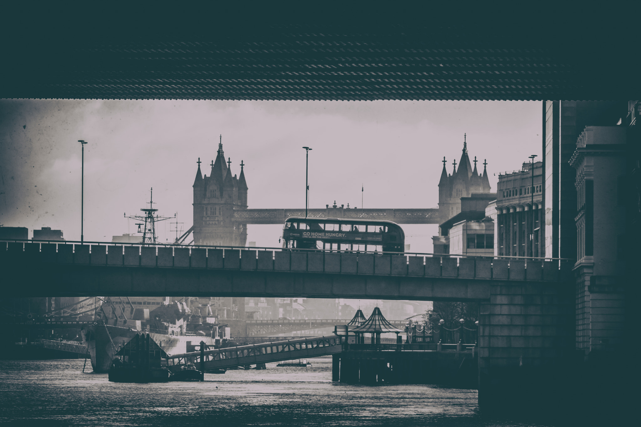Canon EOS 760D (EOS Rebel T6s / EOS 8000D) sample photo. London bus and tower bridge photography