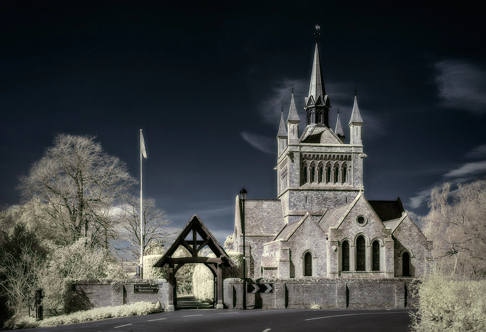 Canon EOS 5D Mark II + Canon TS-E 24.0mm f/3.5 L II sample photo. St mildred's church, whippingham photography