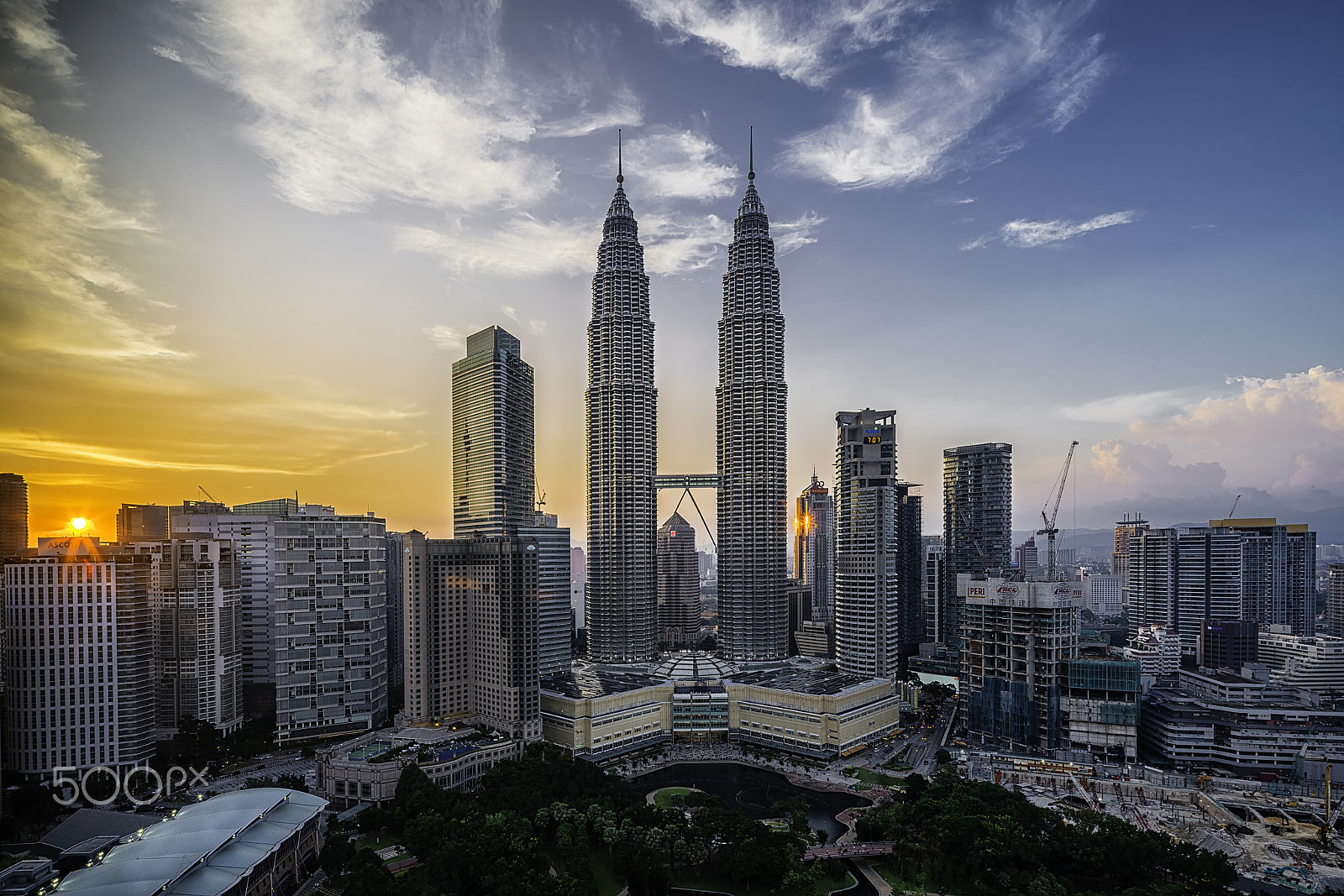 Canon TS-E 17mm F4L Tilt-Shift sample photo. Petronas twin towers photography