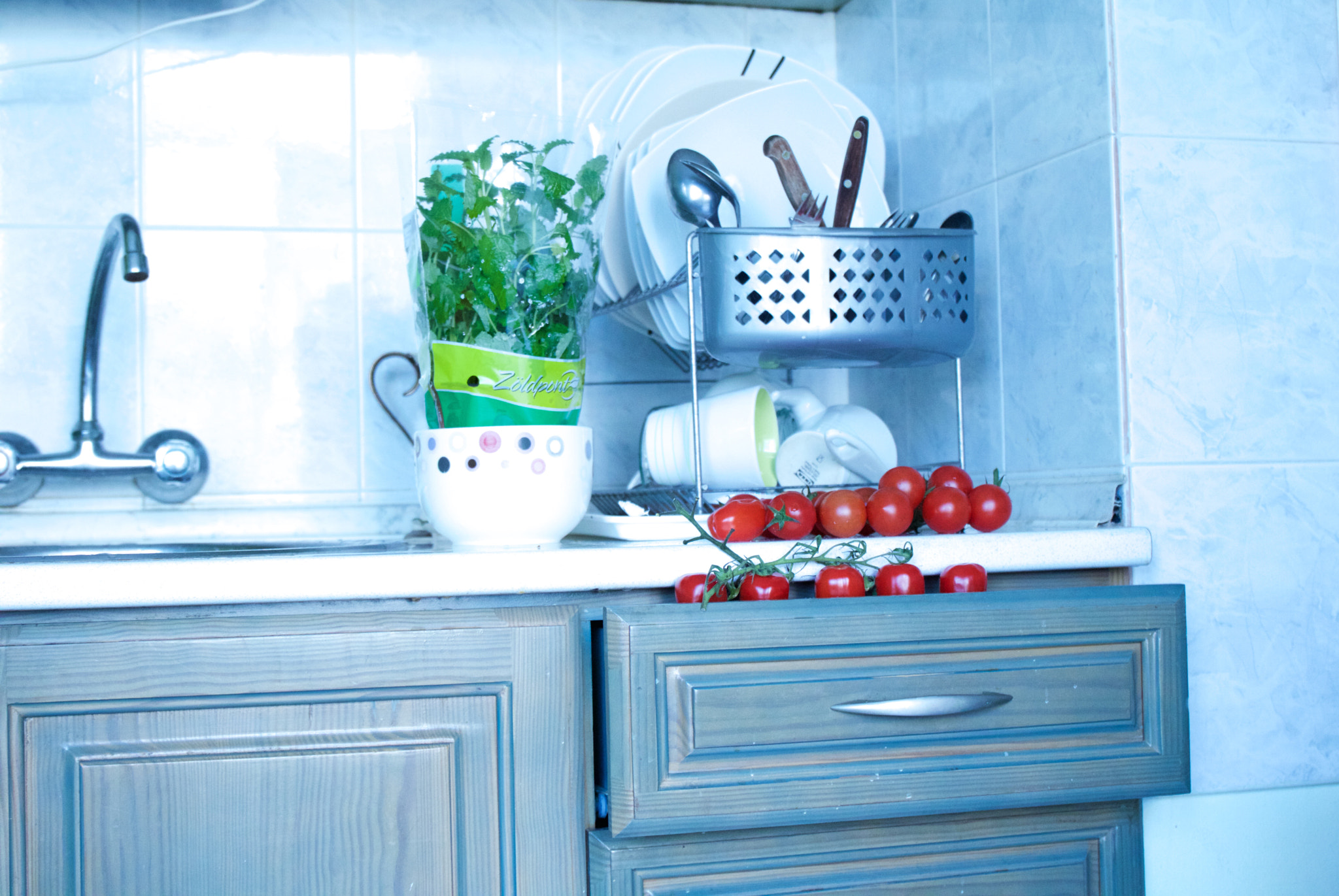 Canon EF 24-70mm F4L IS USM sample photo. Fancy kitchen photography