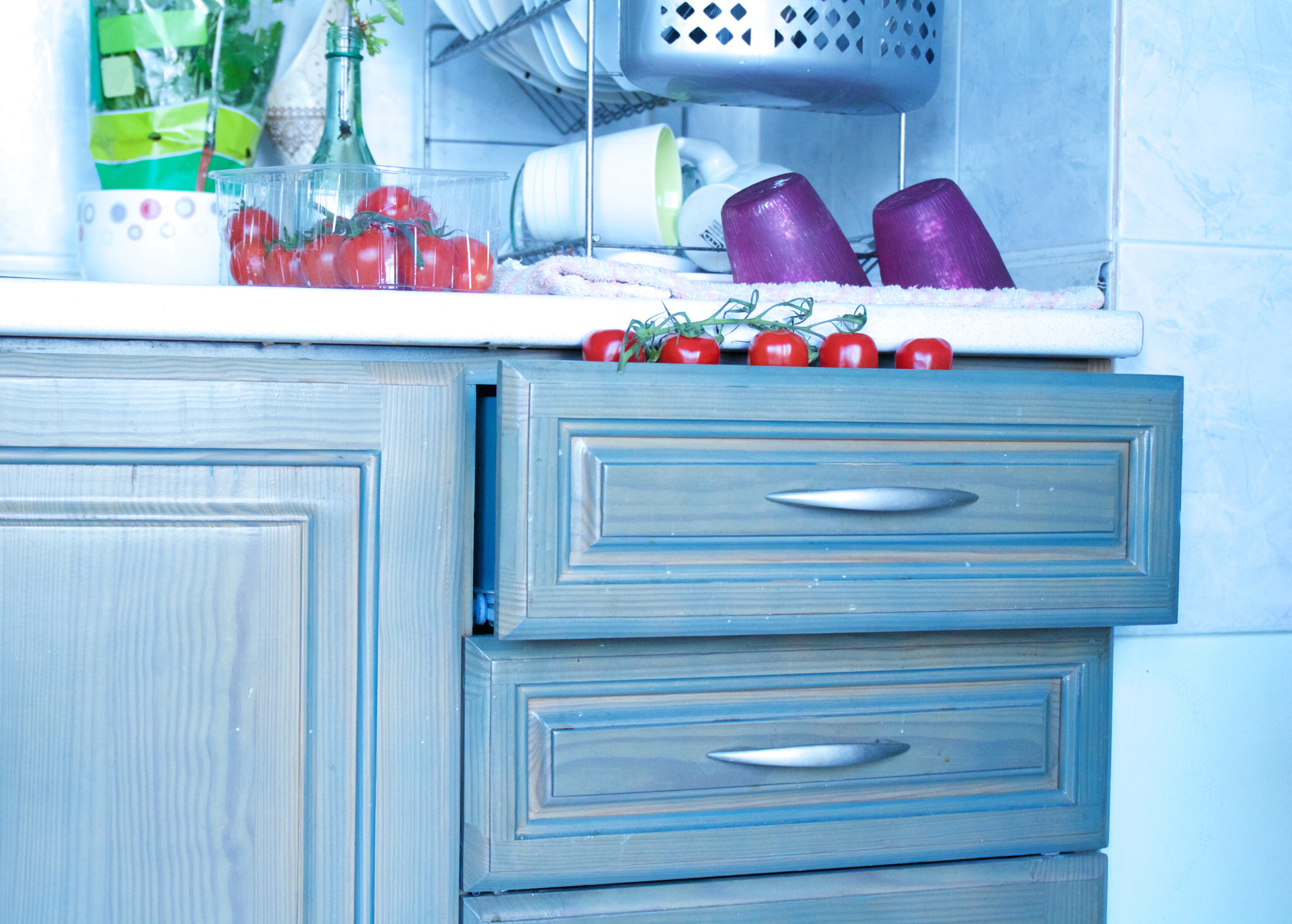 Canon EF 24-70mm F4L IS USM sample photo. Colorful kitchen photography