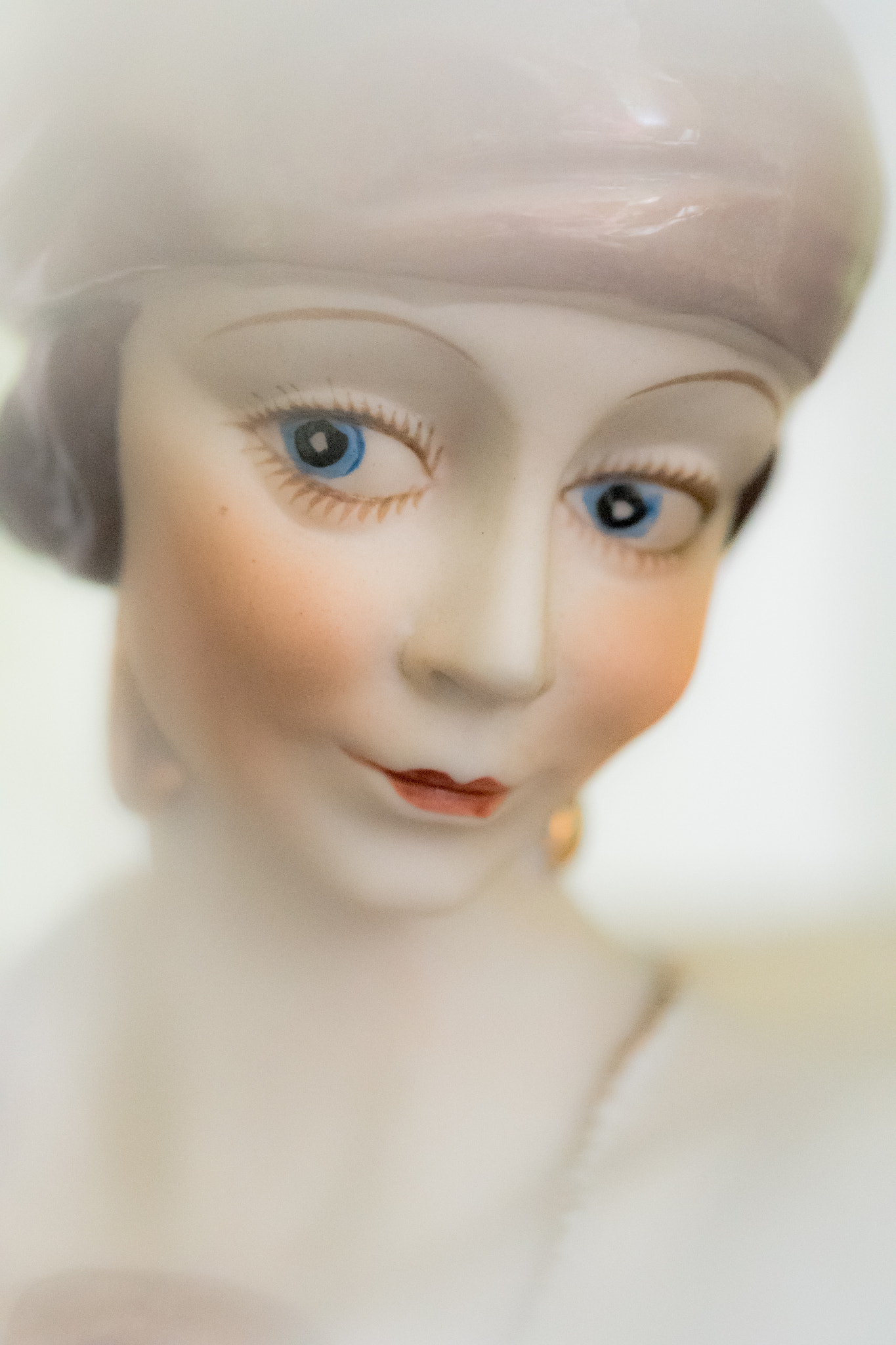 Pentax K-S1 + Pentax smc DA 50mm F1.8 sample photo. Teint de porcelaine photography
