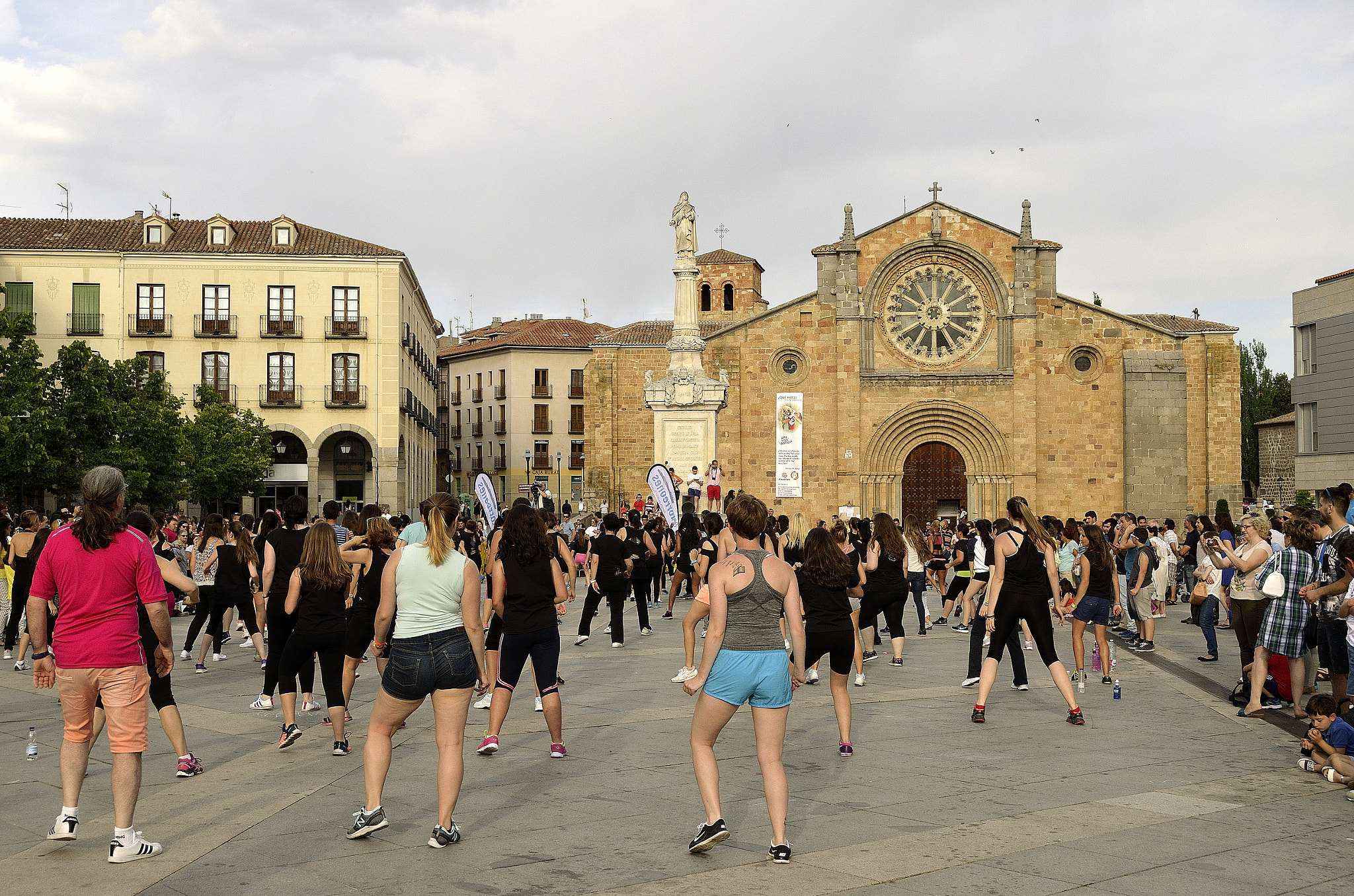 Nikon AF-S Nikkor 17-35mm F2.8D ED-IF sample photo. Zumba en avila photography