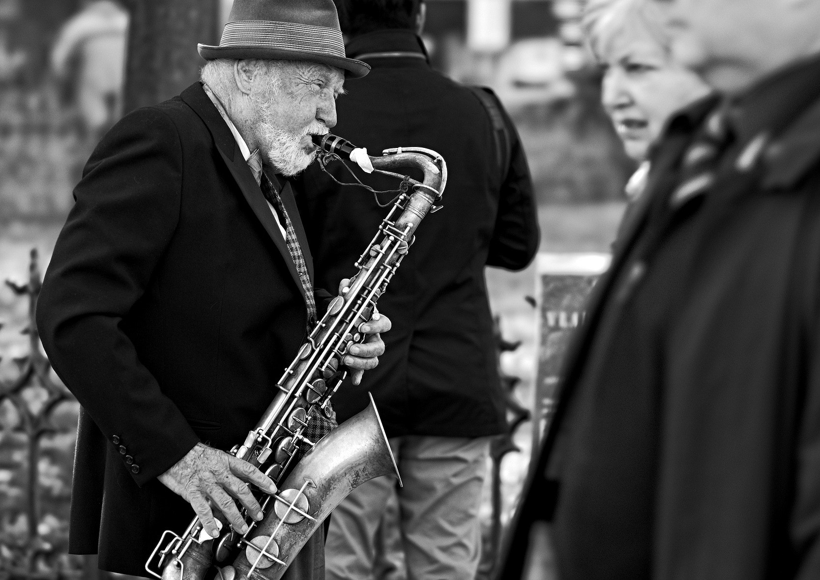 Sony 135mm F2.8 [T4.5] STF sample photo. Saxo photography