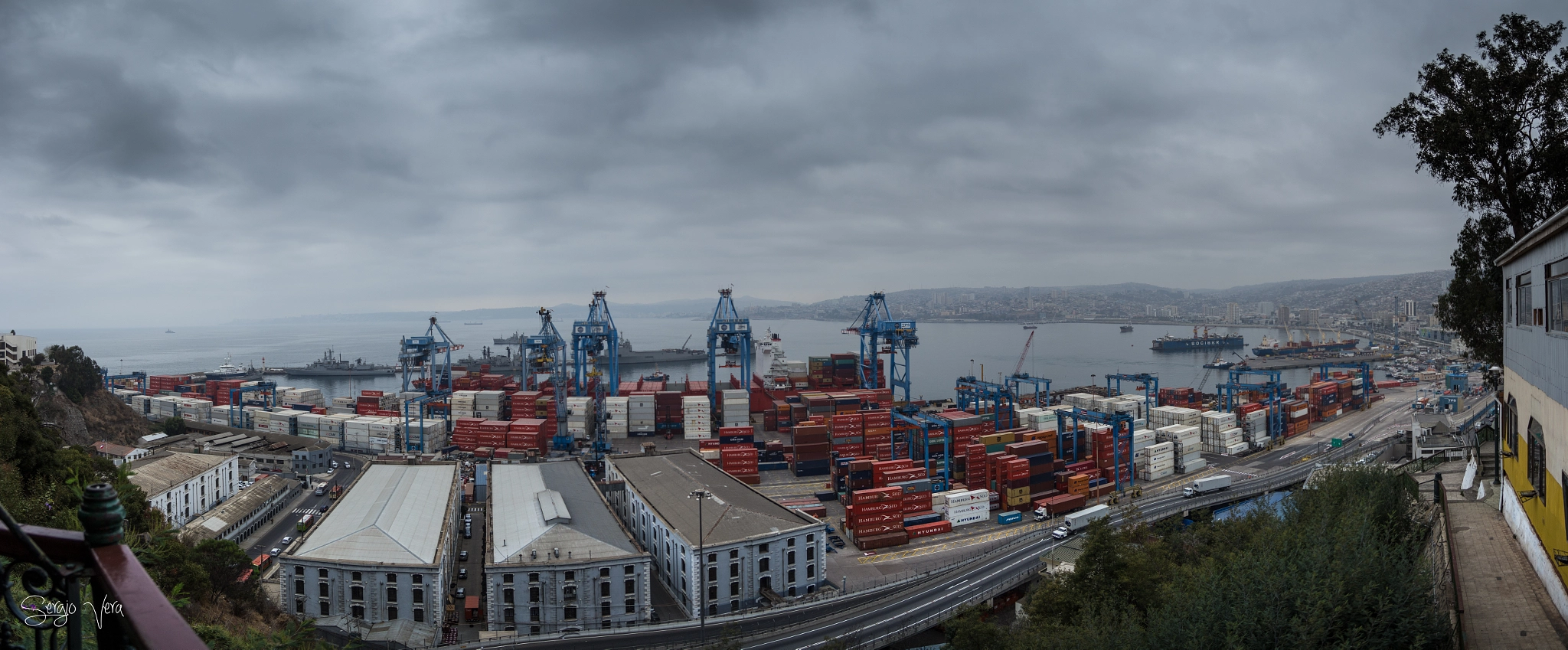 Tamron SP AF 17-50mm F2.8 XR Di II LD Aspherical (IF) sample photo. Panorámica del puerto de valparaiso photography