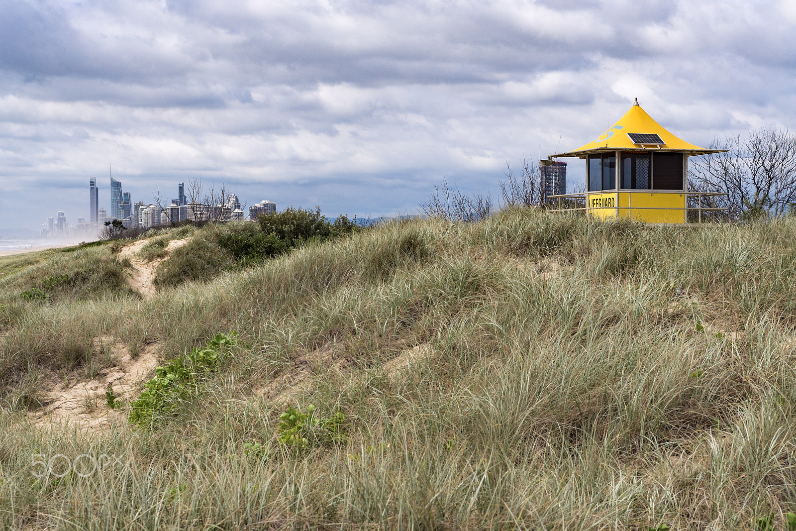 E 50mm F1.8 OSS sample photo. Sand to the city photography