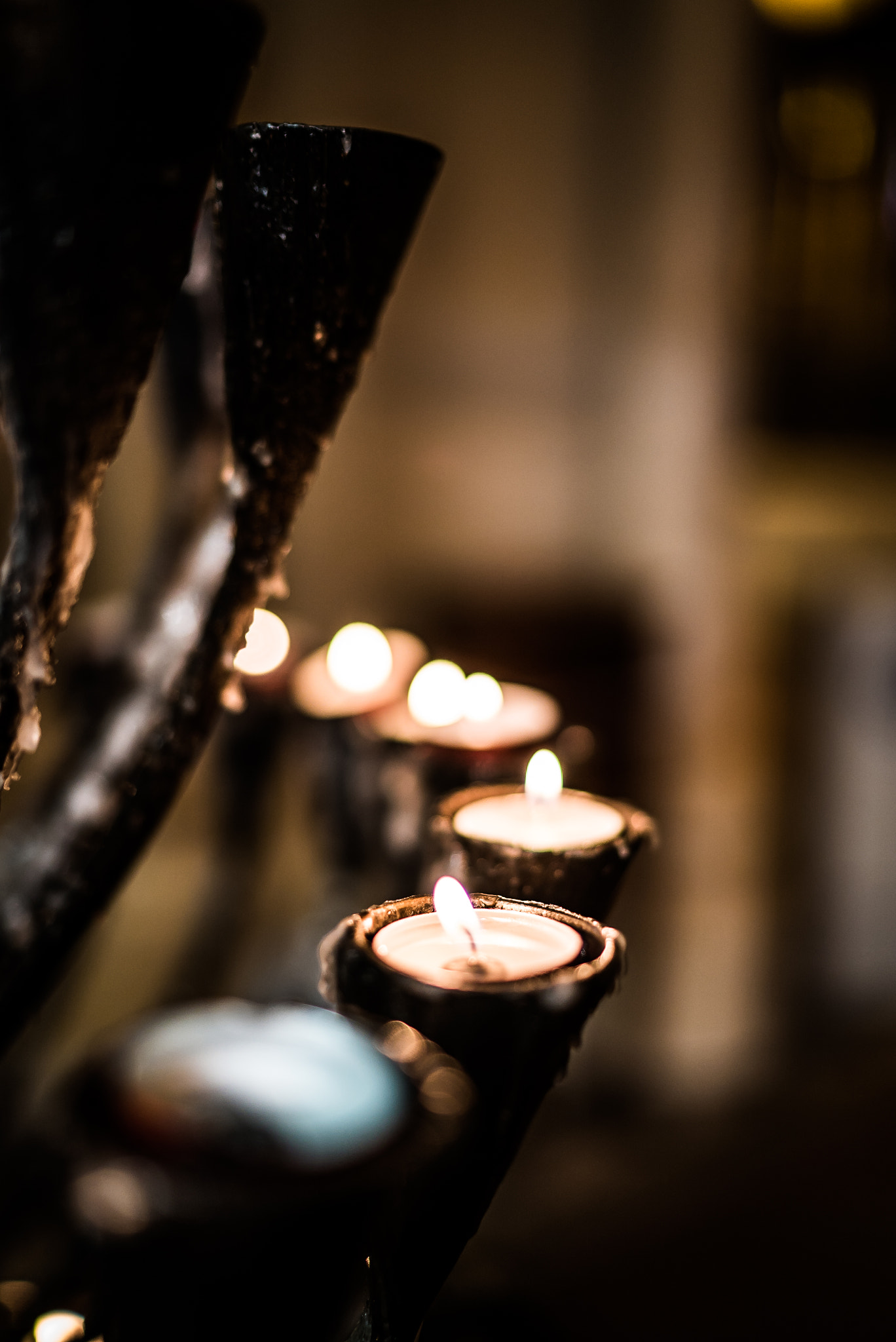 Sony a7S II + Sony Distagon T* FE 35mm F1.4 ZA sample photo. Candles photography