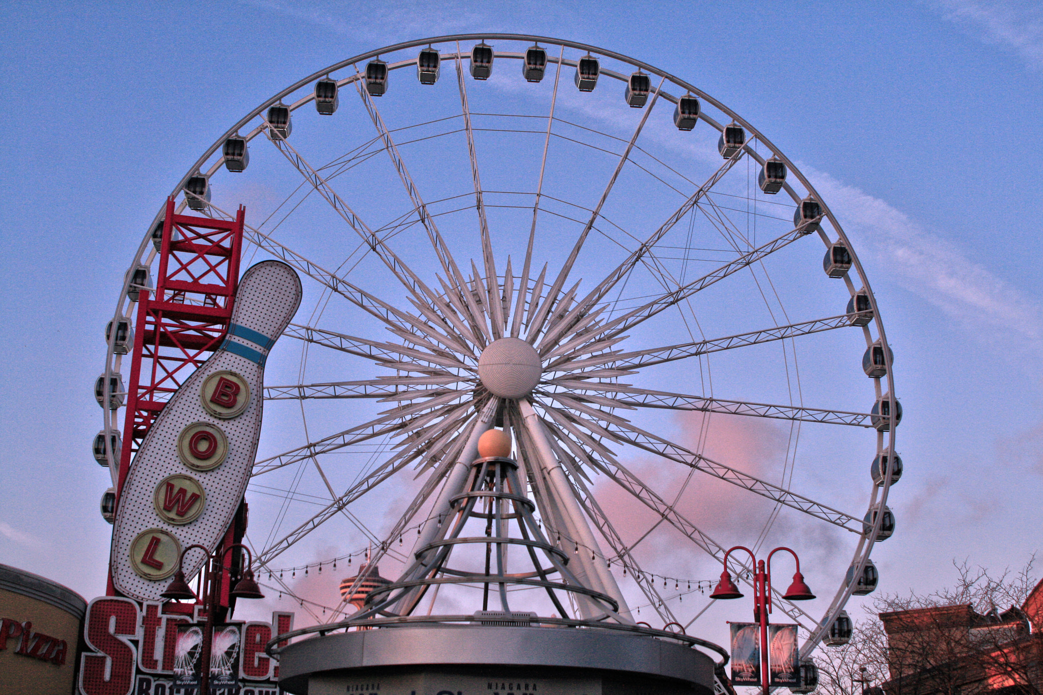 Canon EF 28-105mm f/3.5-4.5 USM sample photo. Ferris wheel photography