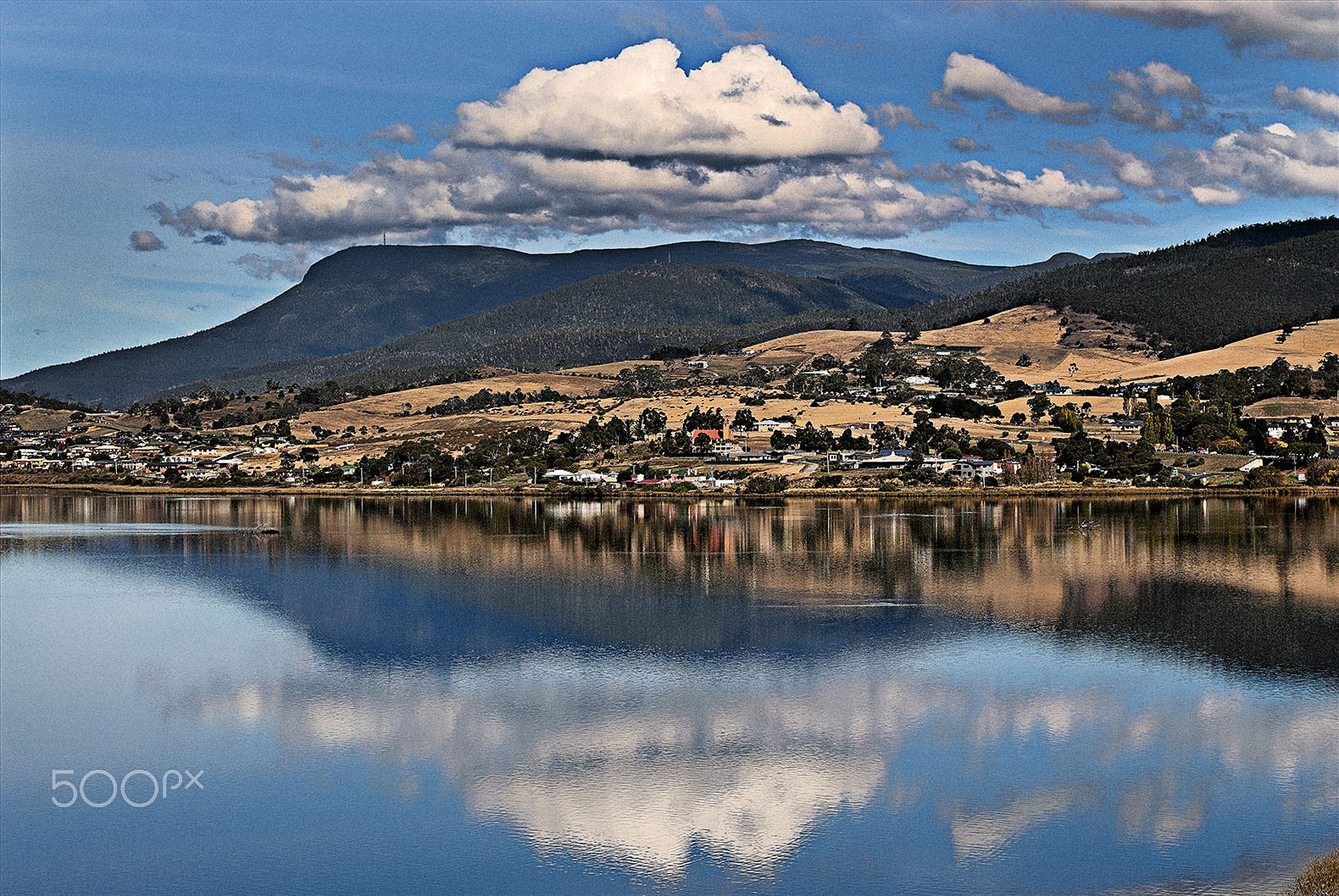 Nikon D200 + Nikon AF-S Nikkor 50mm F1.8G sample photo. Mt wellington and derwent river photography