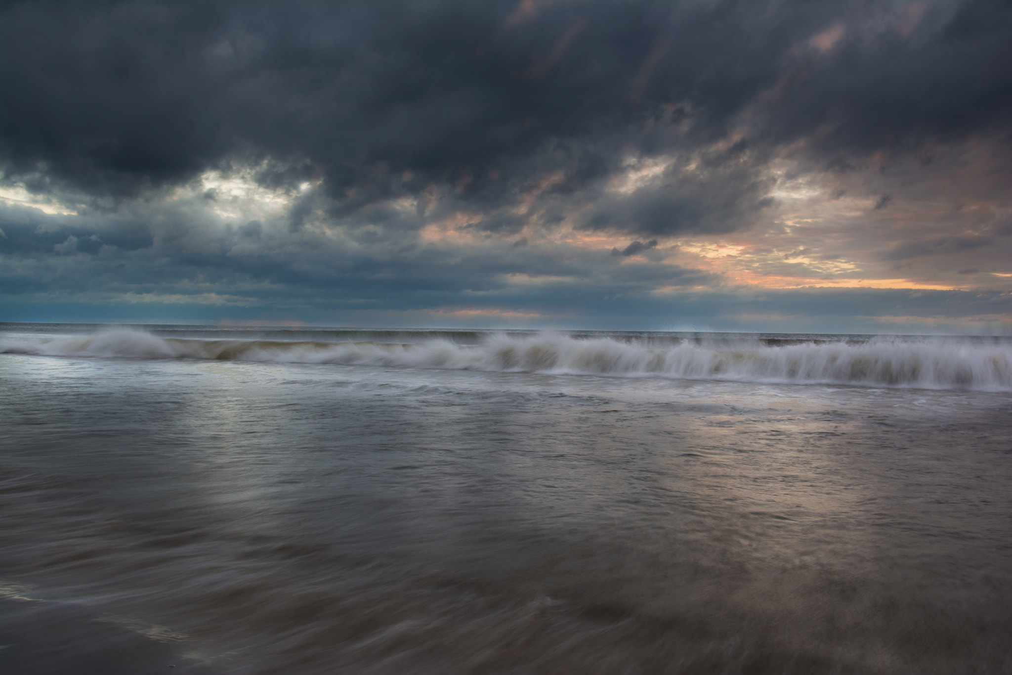 Nikon D7100 + Nikon AF-S Nikkor 20mm F1.8G ED sample photo. By the ocean photography
